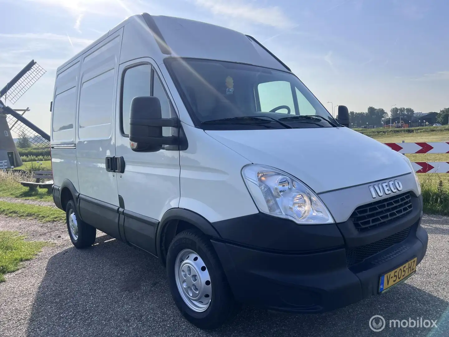 Iveco Daily 35S13V 330 H3 Wit - 1