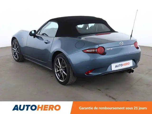Mazda MX-5 view 4