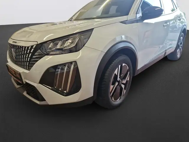 Peugeot 2008 view 11