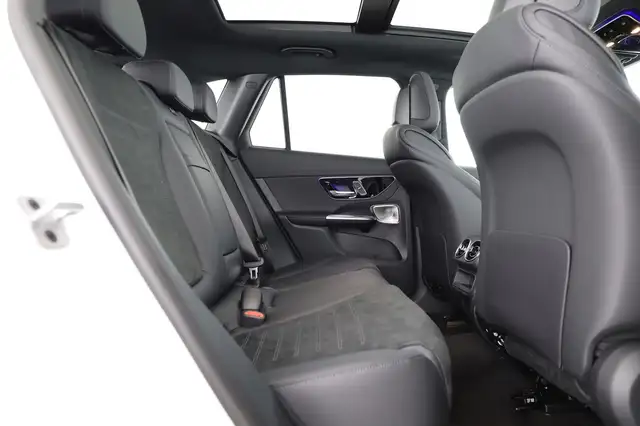 Mercedes-Benz GLC view 9