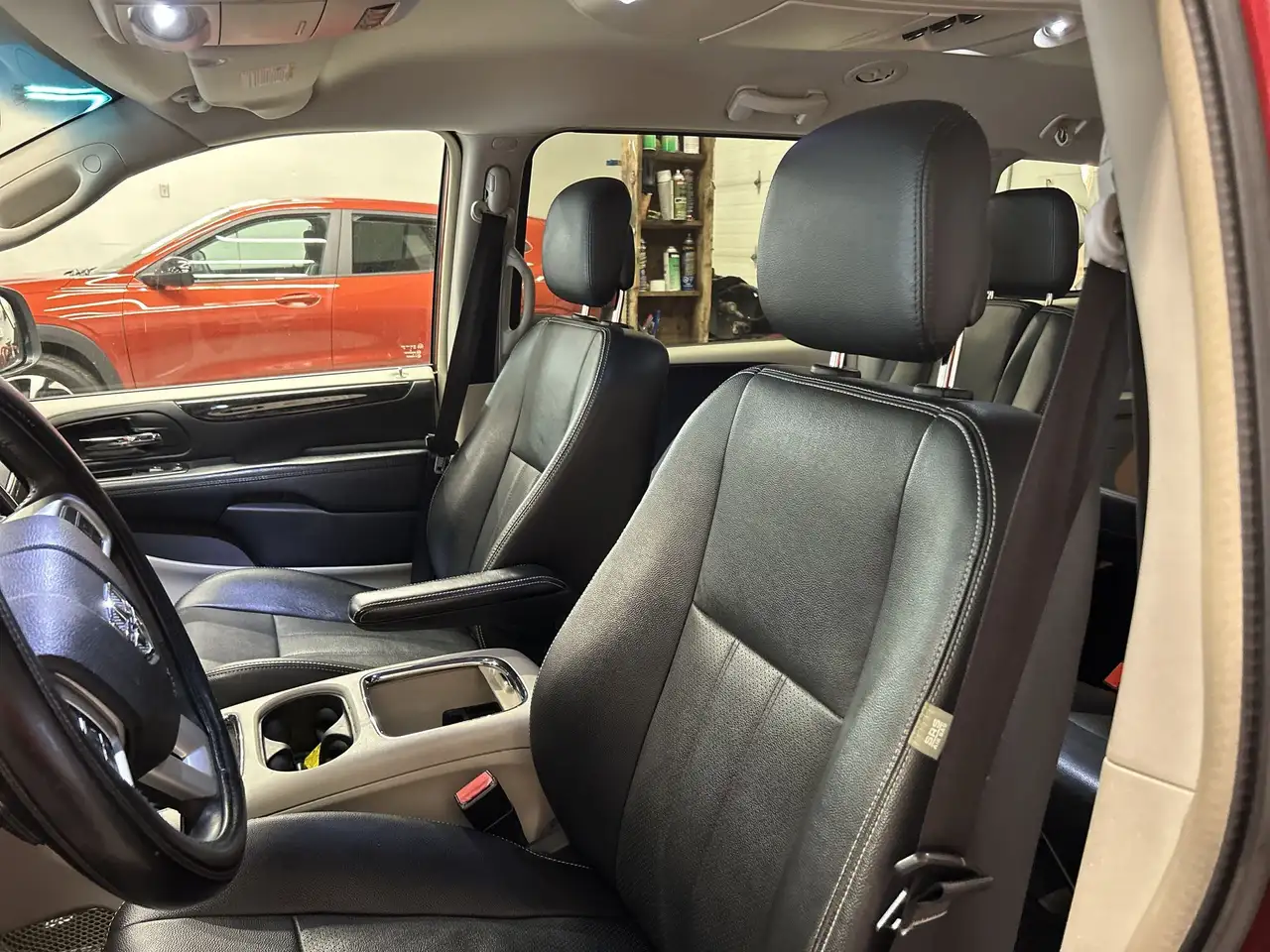 Dodge Grand Caravan photo Dodge Grand Caravan