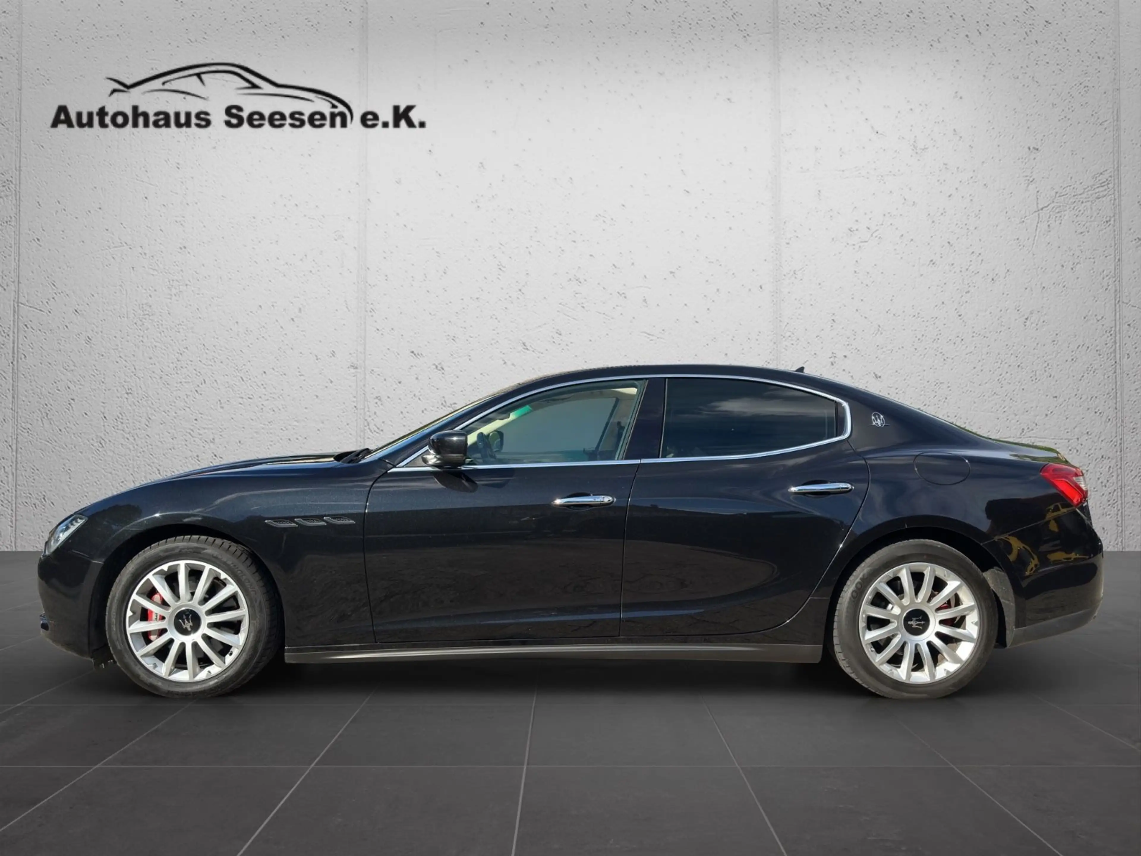 Maserati Ghibli 3.0 V6 Automatik * Navi*Leder* — photo 4