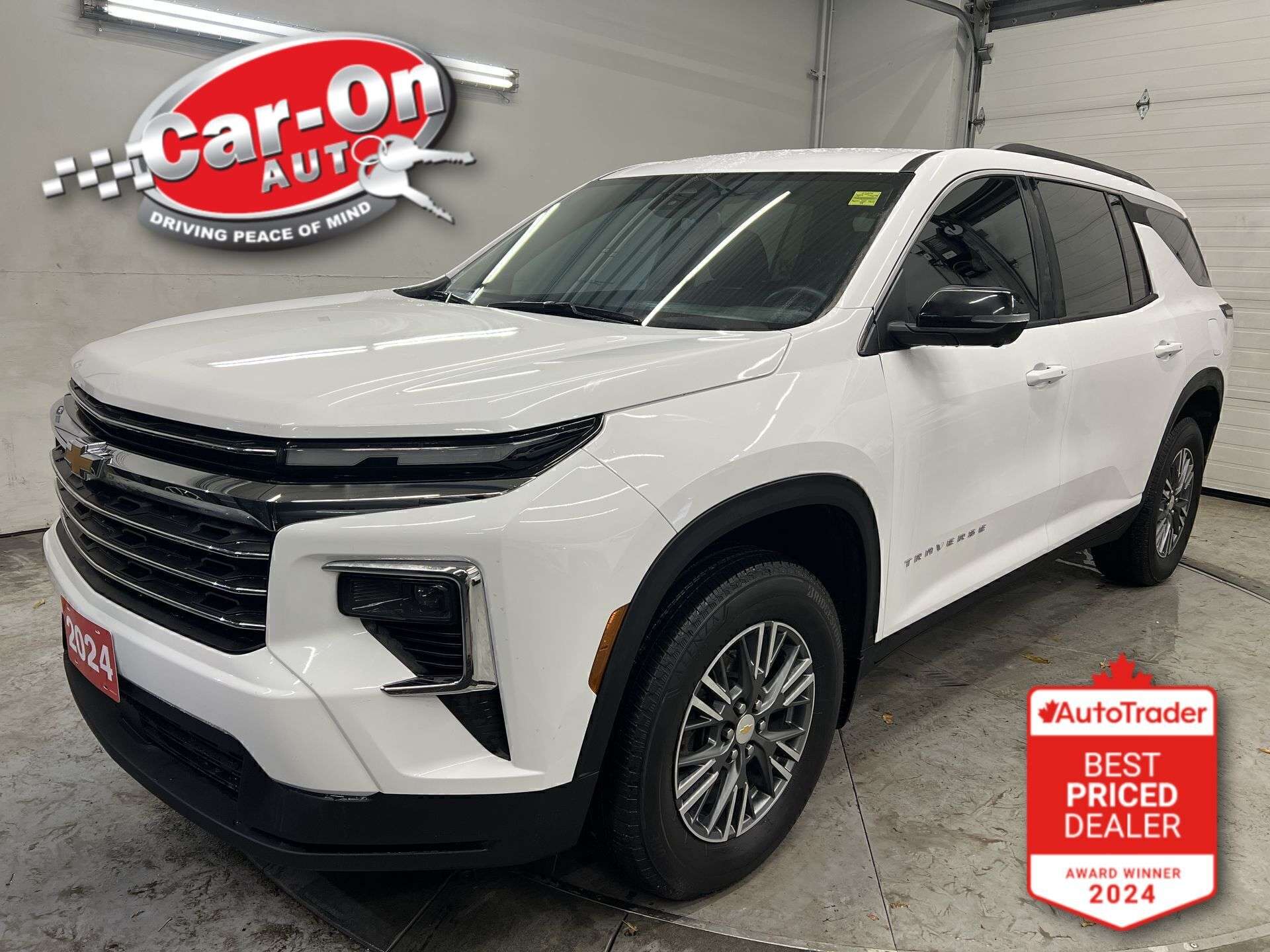 White 2024 Chevrolet Traverse LT AWD SUV / Crossover Four-Wheel Drive Automatic