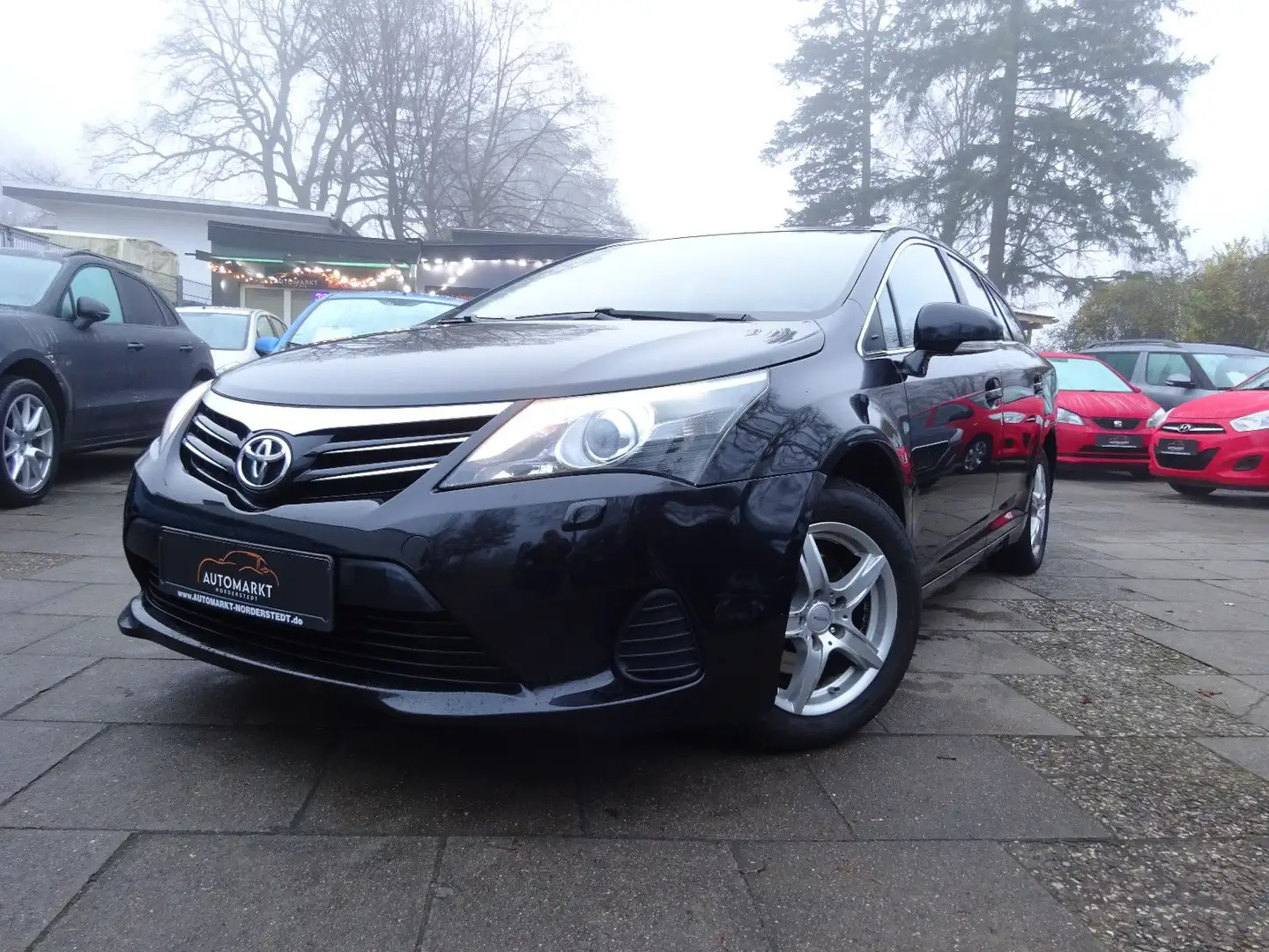 Toyota Avensis Kombi Basis / 1-Hand / SHZ / Klimaanlage Schwarz - 1