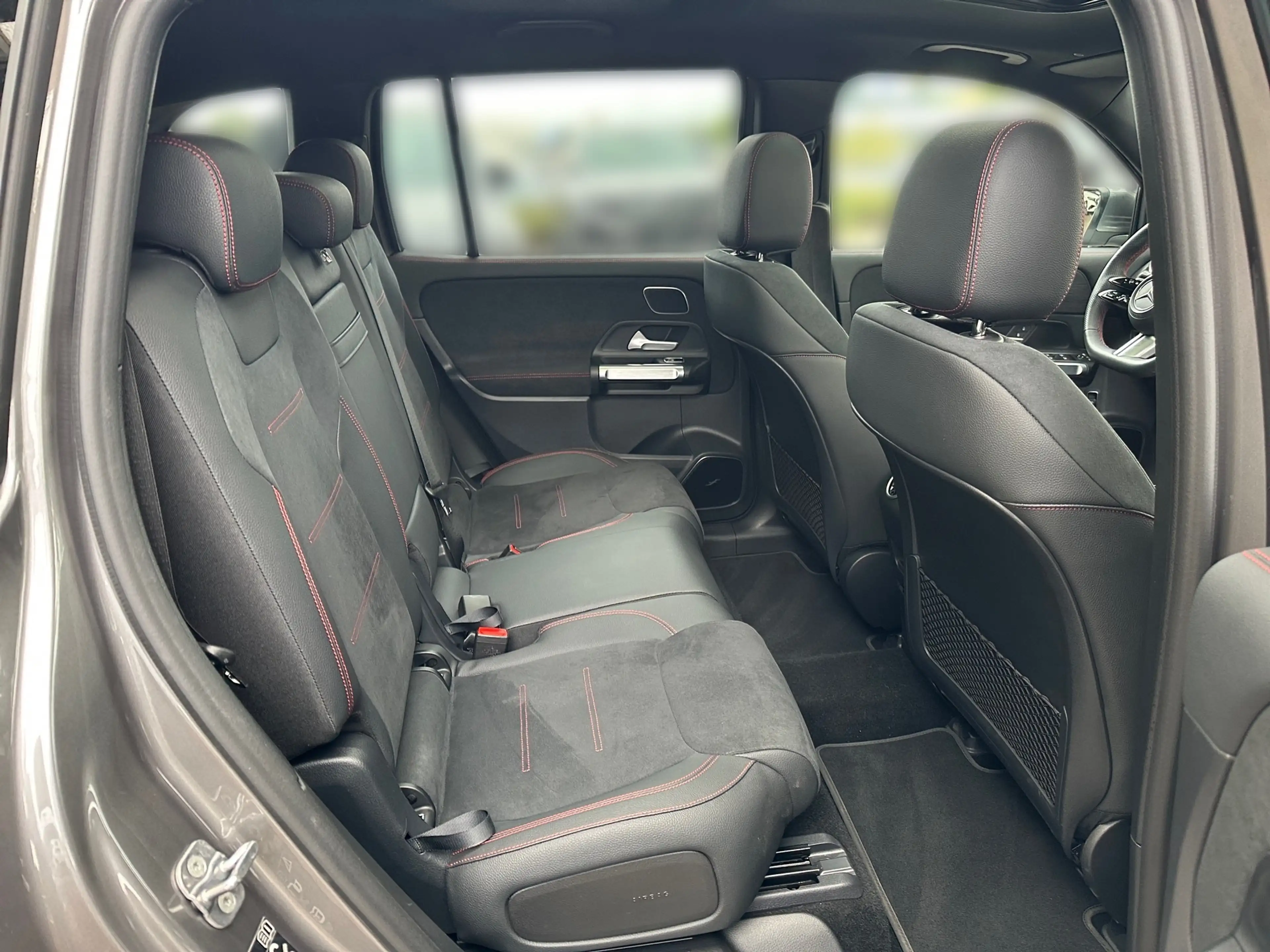 Mercedes-Benz EQB 300 4M AMG Premium+Navi+LED+Pano+Burm.+DISTR — photo 11