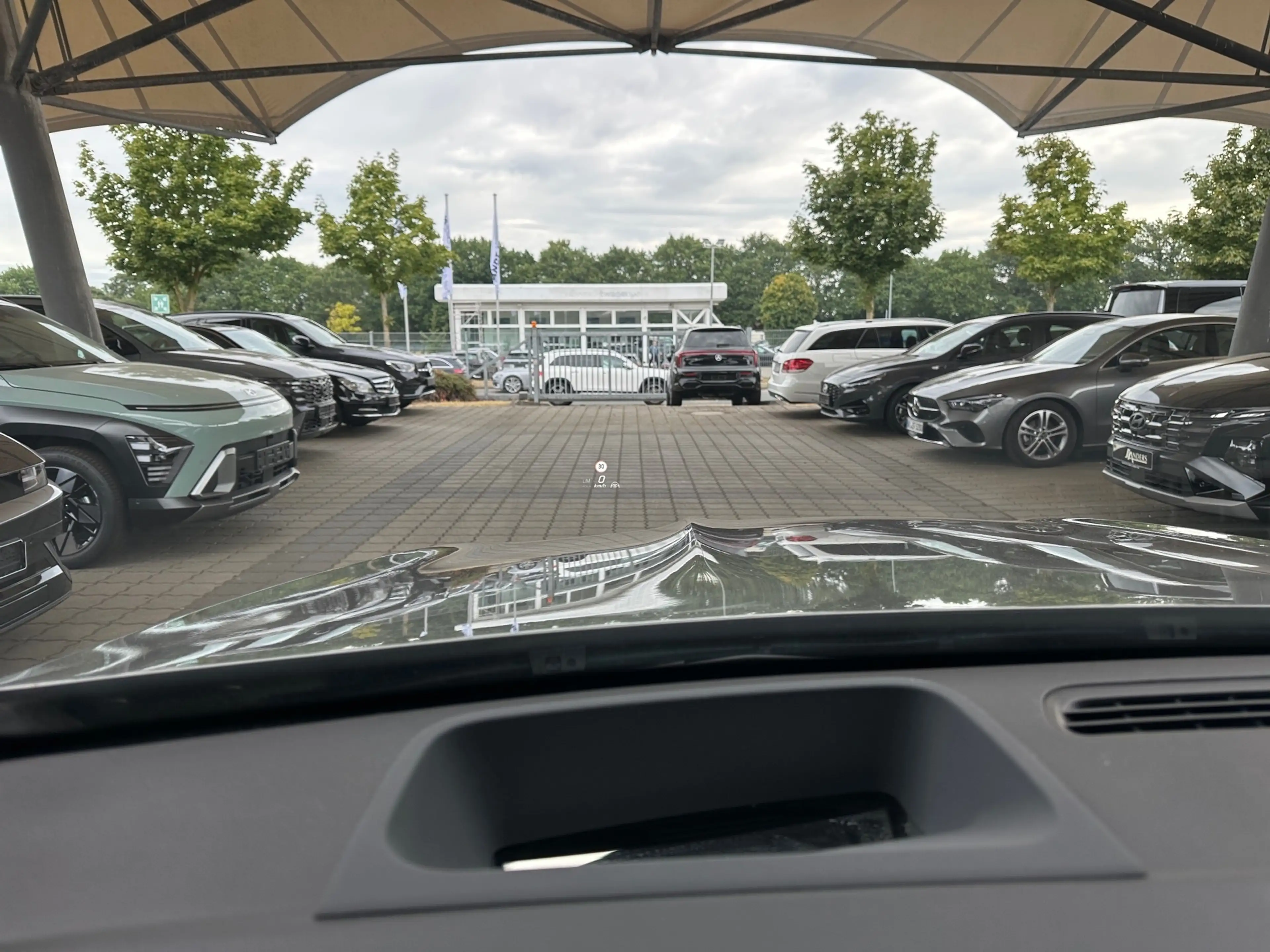 Mercedes-Benz EQB 300 4M AMG Premium+Navi+LED+Pano+Burm.+DISTR — photo 14