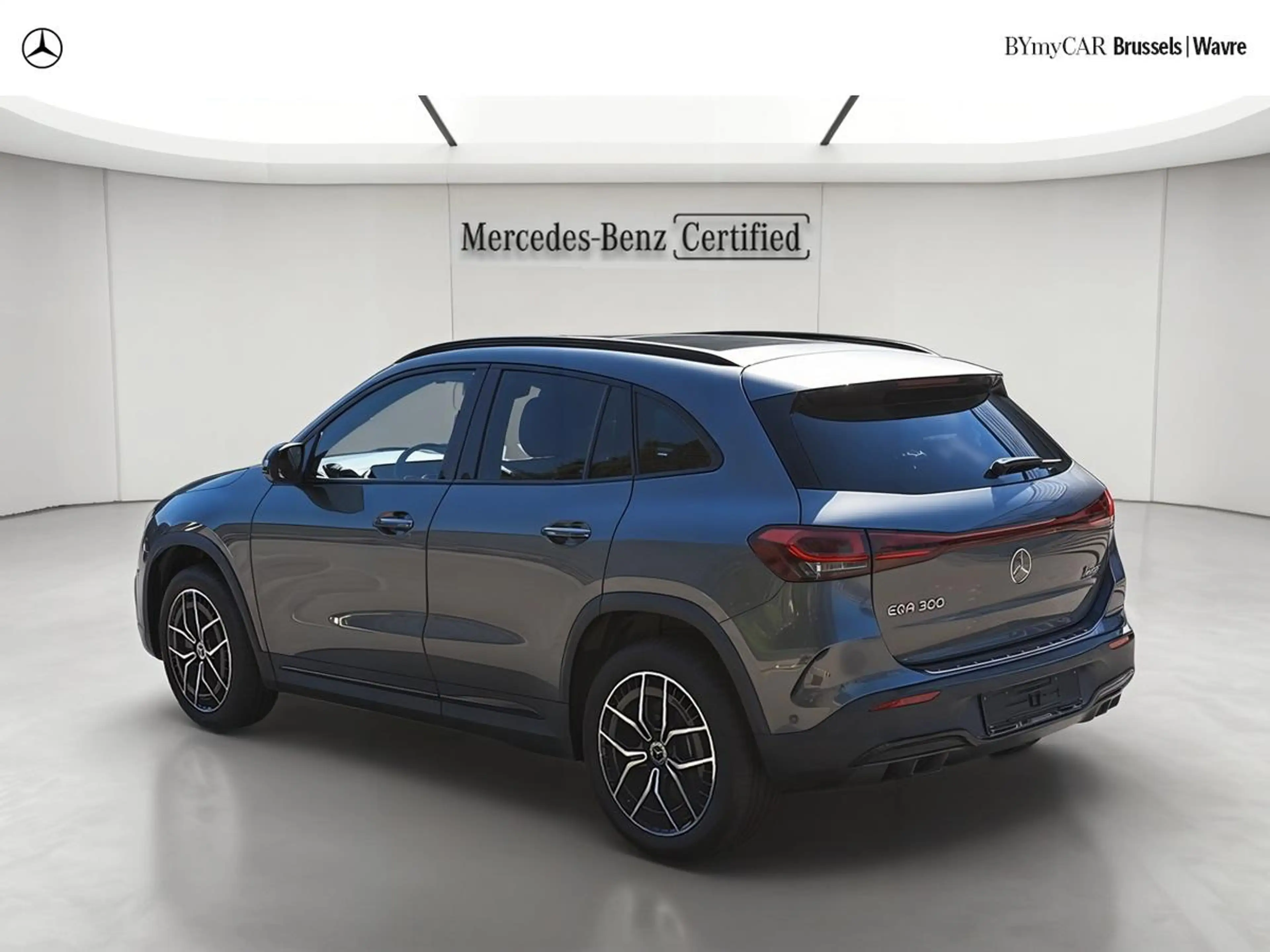 Mercedes-Benz EQA 300 EQA 4MATIC AMG Line — photo 4