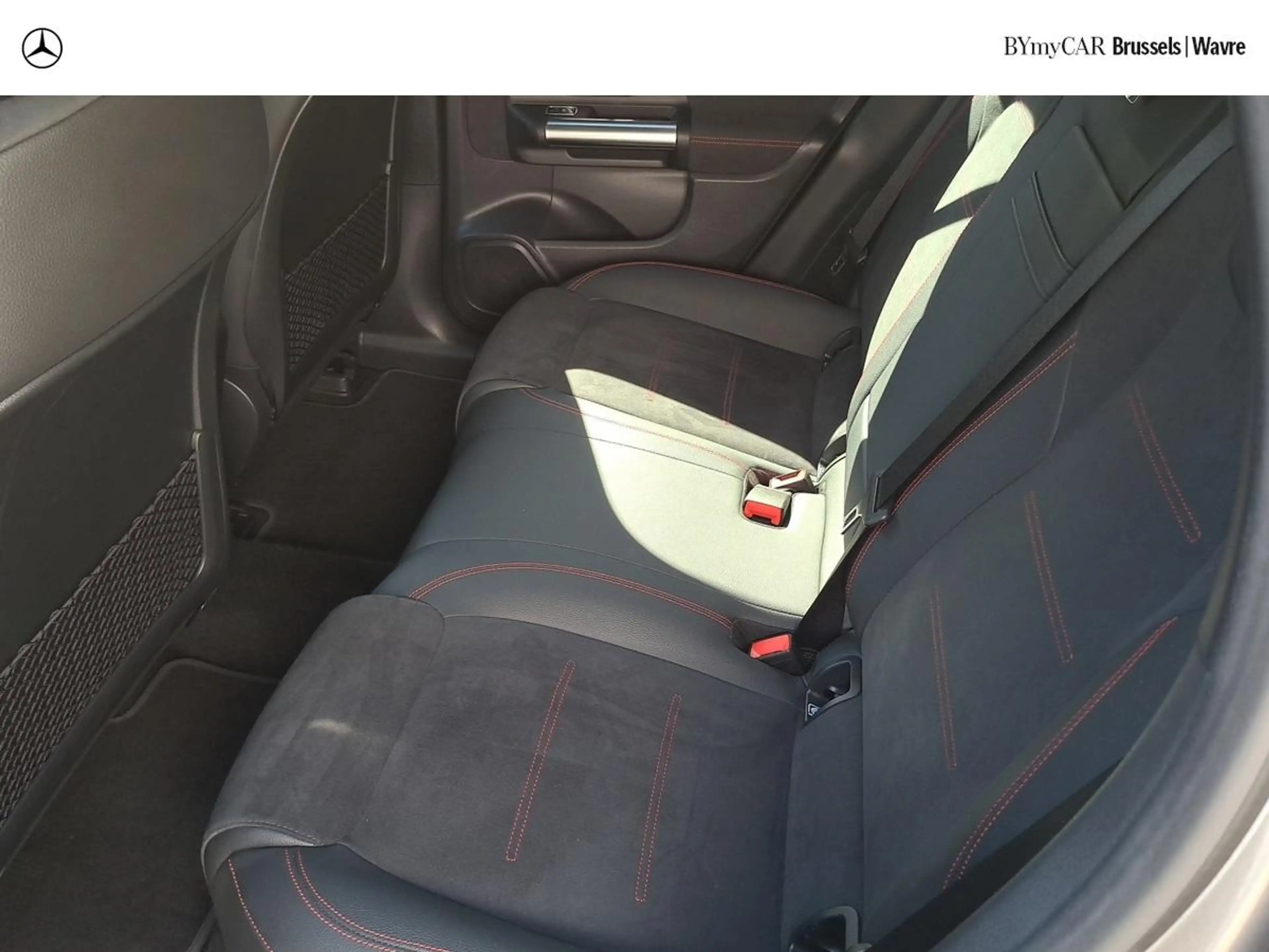 Mercedes-Benz EQA 300 EQA 4MATIC AMG Line — photo 15
