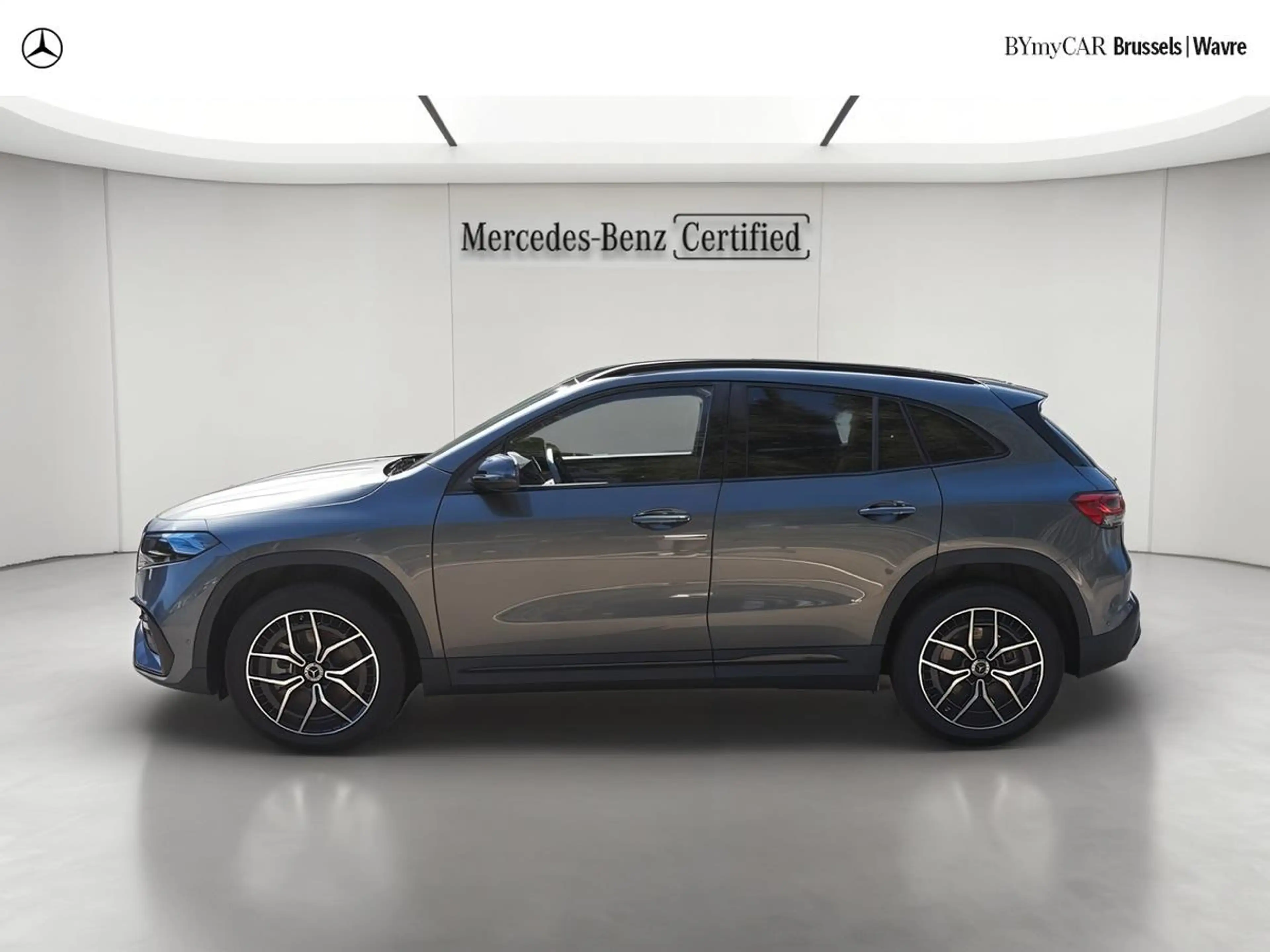 Mercedes-Benz EQA 300 EQA 4MATIC AMG Line — photo 6