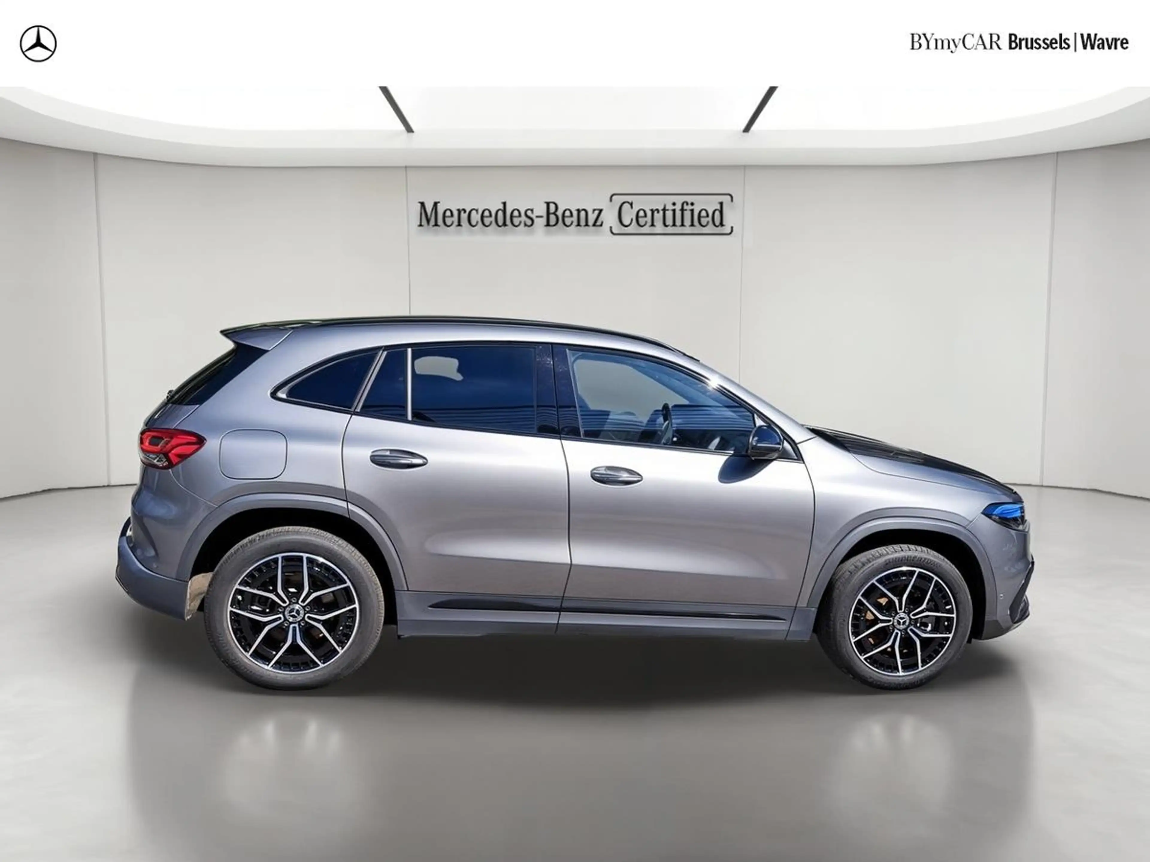 Mercedes-Benz EQA 300 EQA 4MATIC AMG Line — photo 5