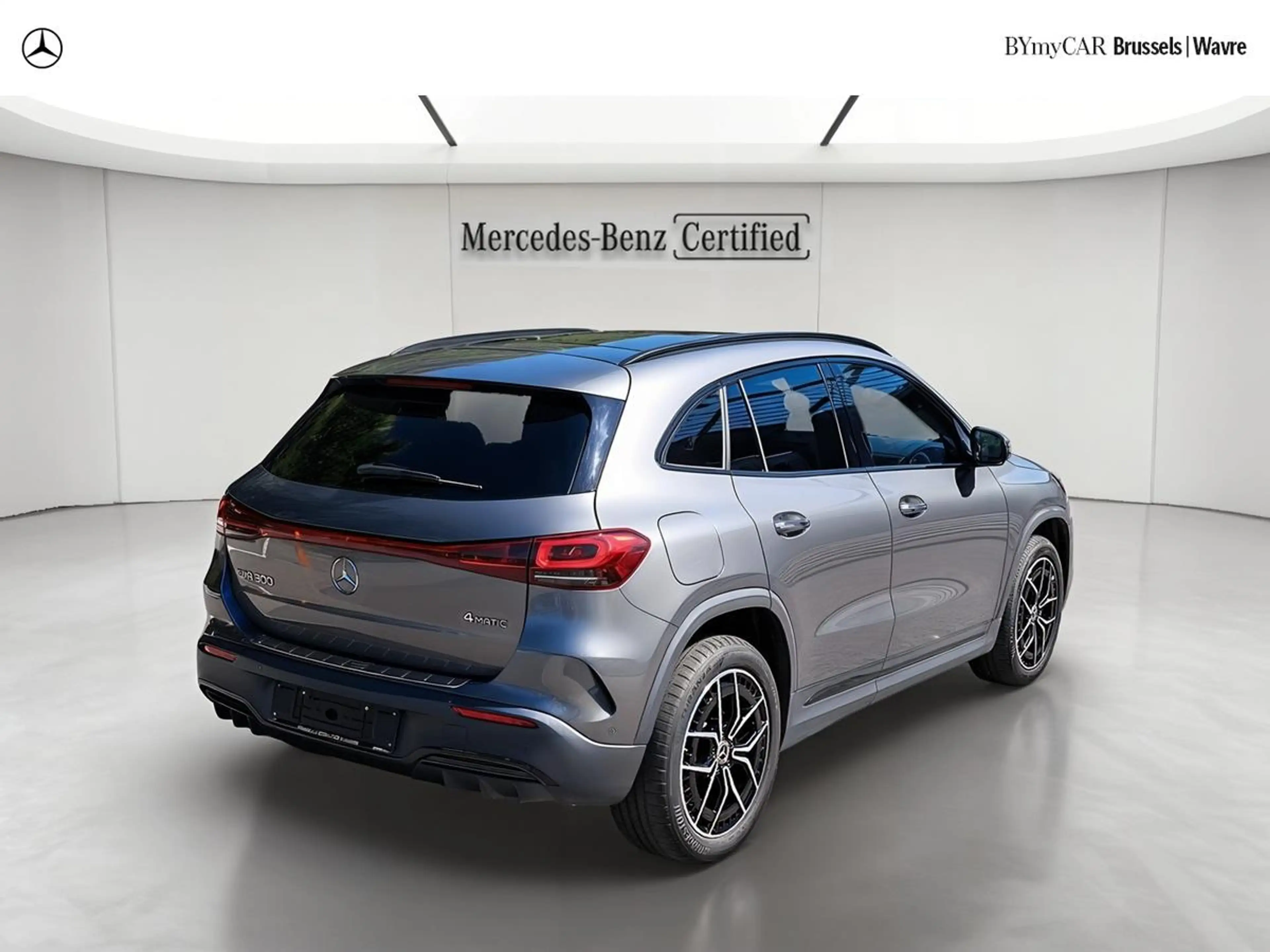 Mercedes-Benz EQA 300 EQA 4MATIC AMG Line — photo 3