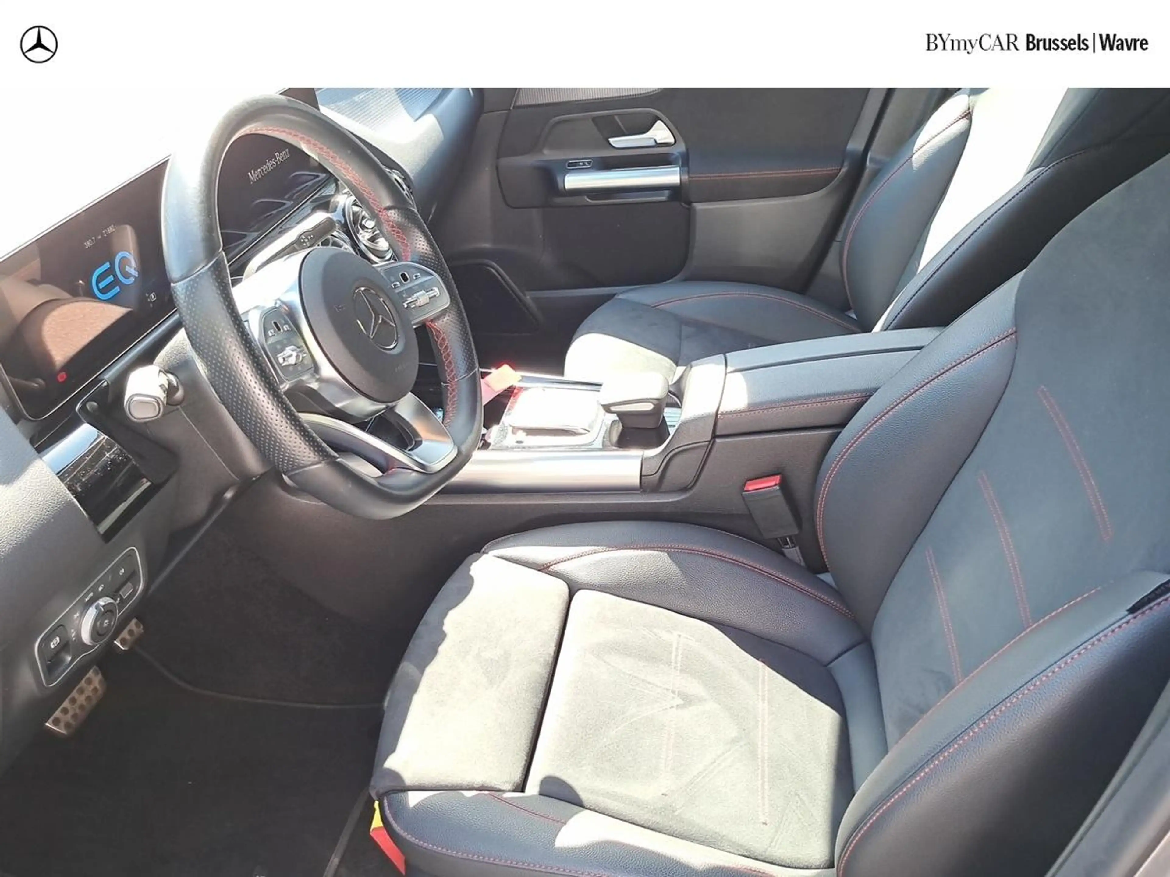 Mercedes-Benz EQA 300 EQA 4MATIC AMG Line — photo 9