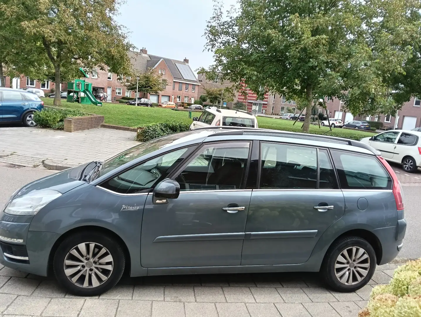 Citroen C4 Picasso 1.6 VTi Tendance 7p Grijs - 1