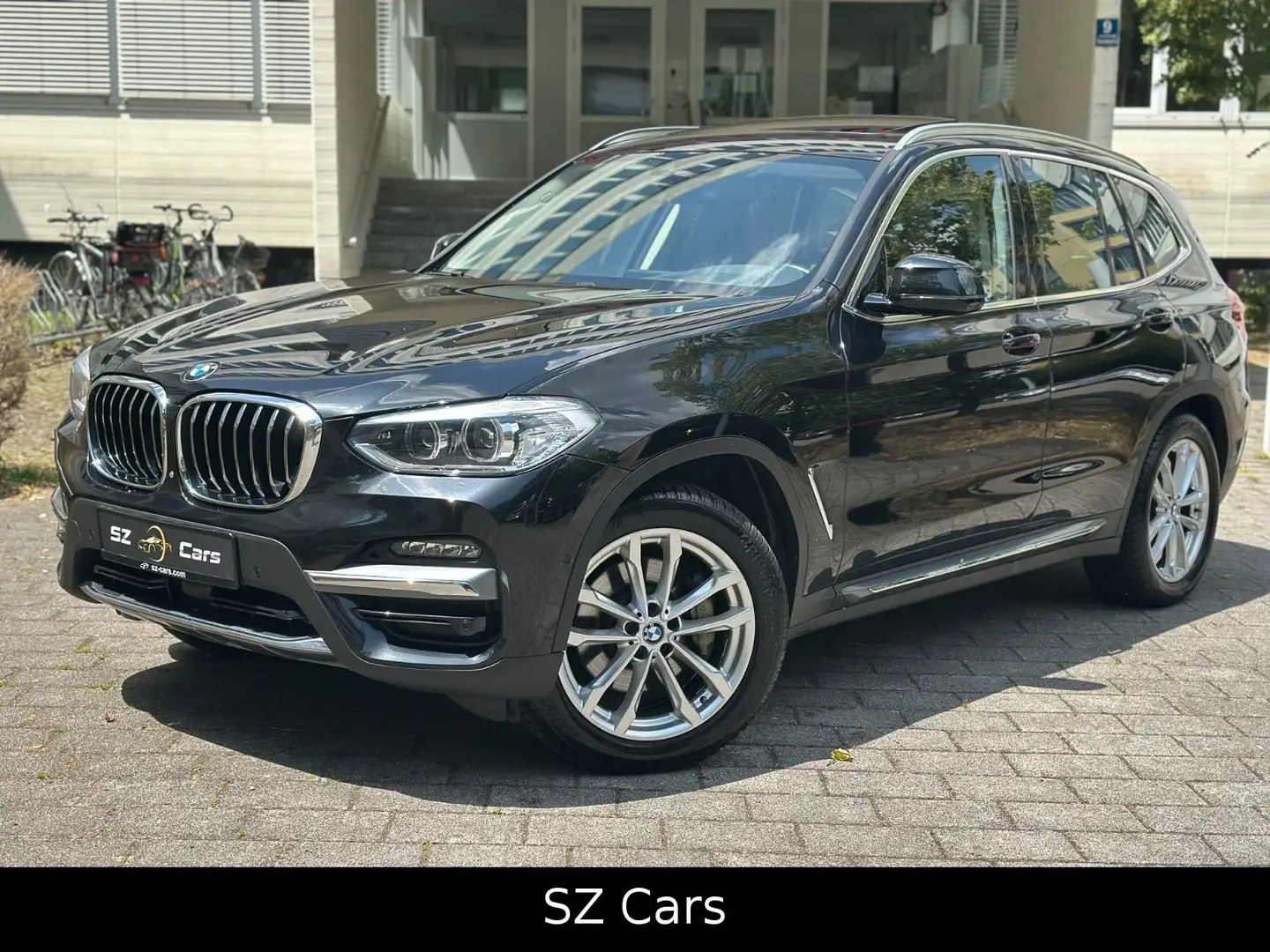 BMW X3 xDrive 30 d Luxury Line*PANO*KEYLESS*360 KAM Noir - 1