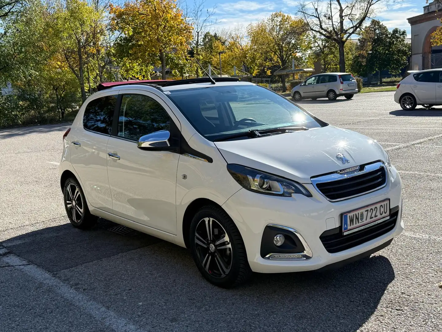 Peugeot 108 1,2 PureTech 82 Top! Allure * El. Faltdach * Weiß - 1