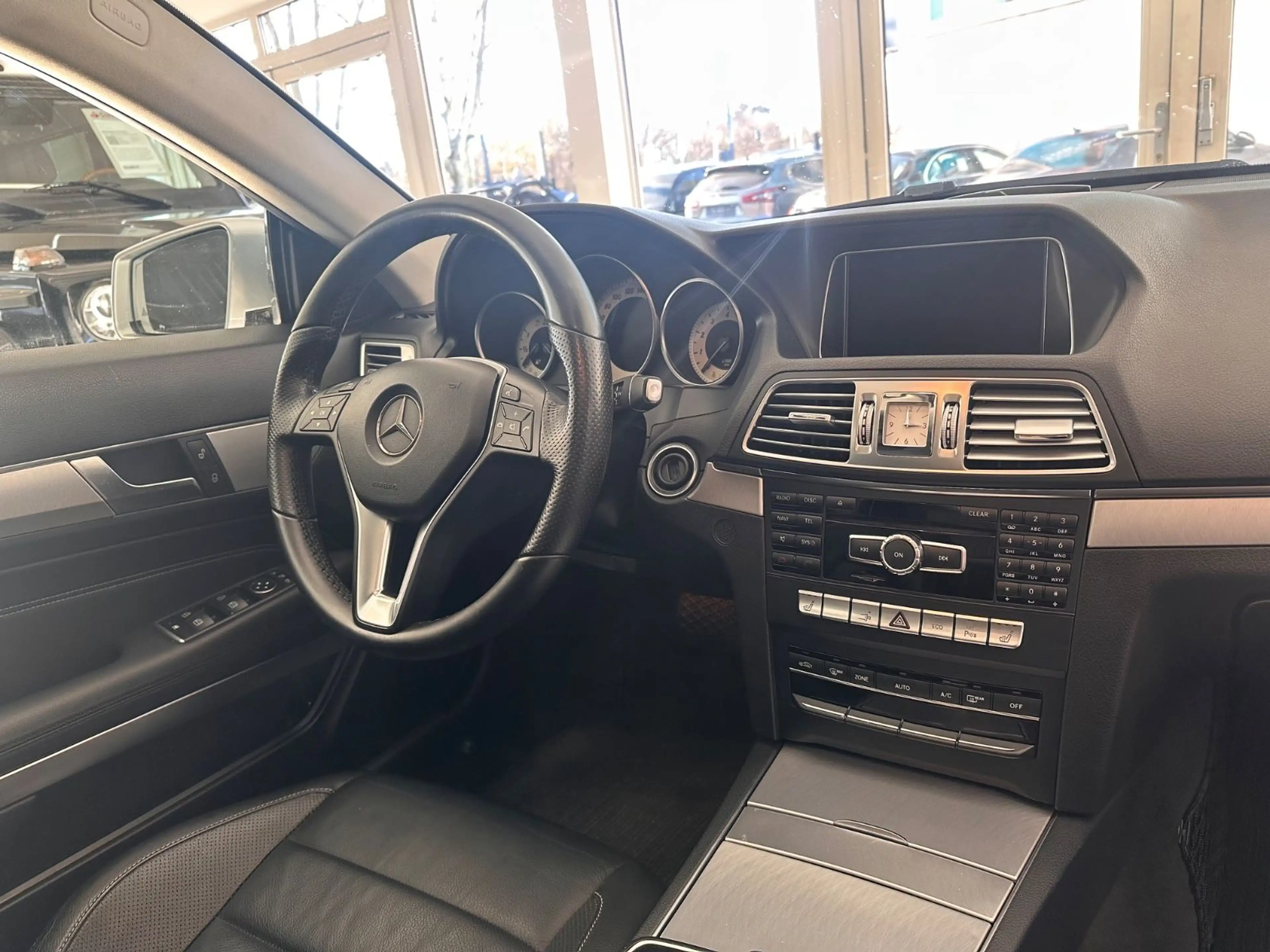 Mercedes-Benz E 200 CGI Coupe*Totwinkel*Tempomat*Spurhalte* — photo 9