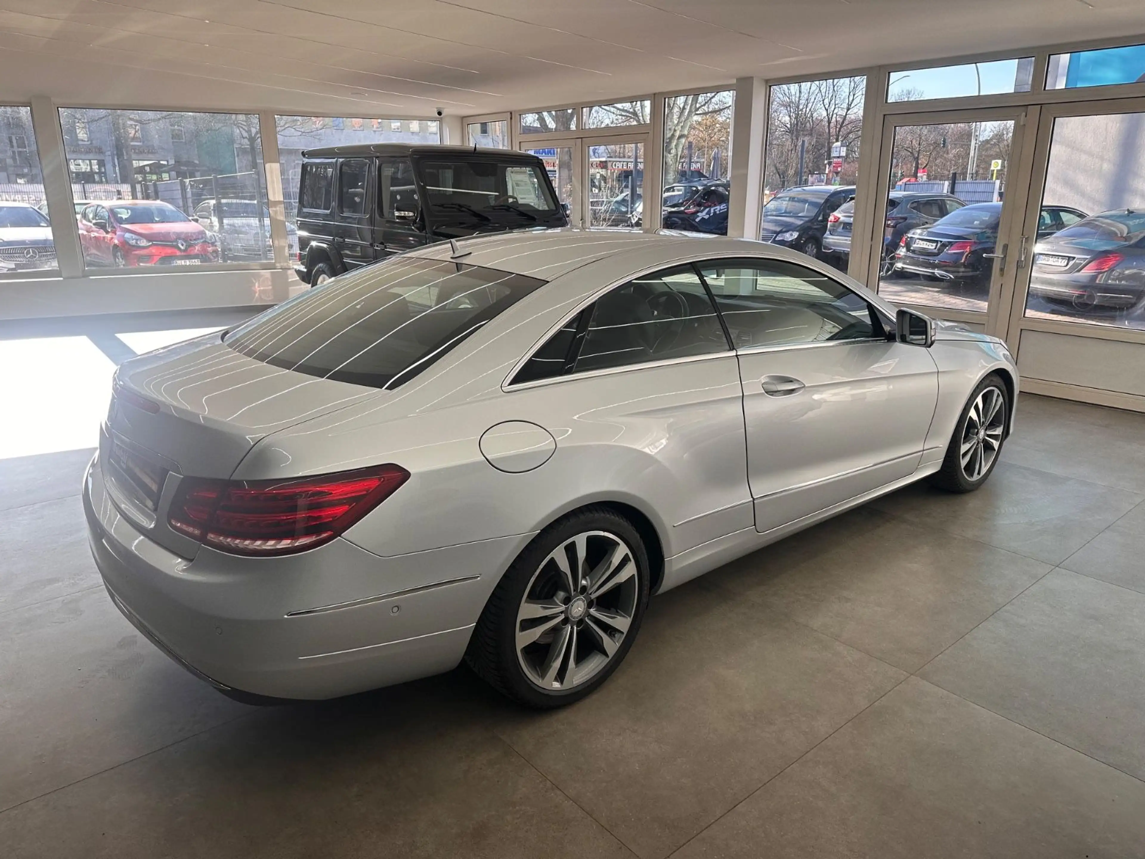 Mercedes-Benz E 200 CGI Coupe*Totwinkel*Tempomat*Spurhalte* — photo 6