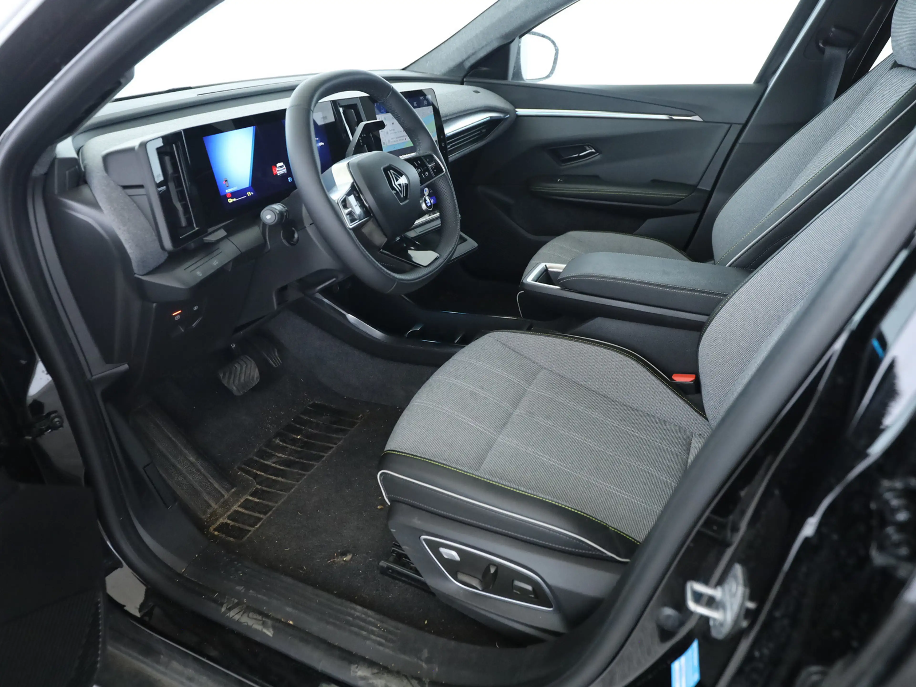 Renault Scenic Techno 220 Long Range PDC — photo 11
