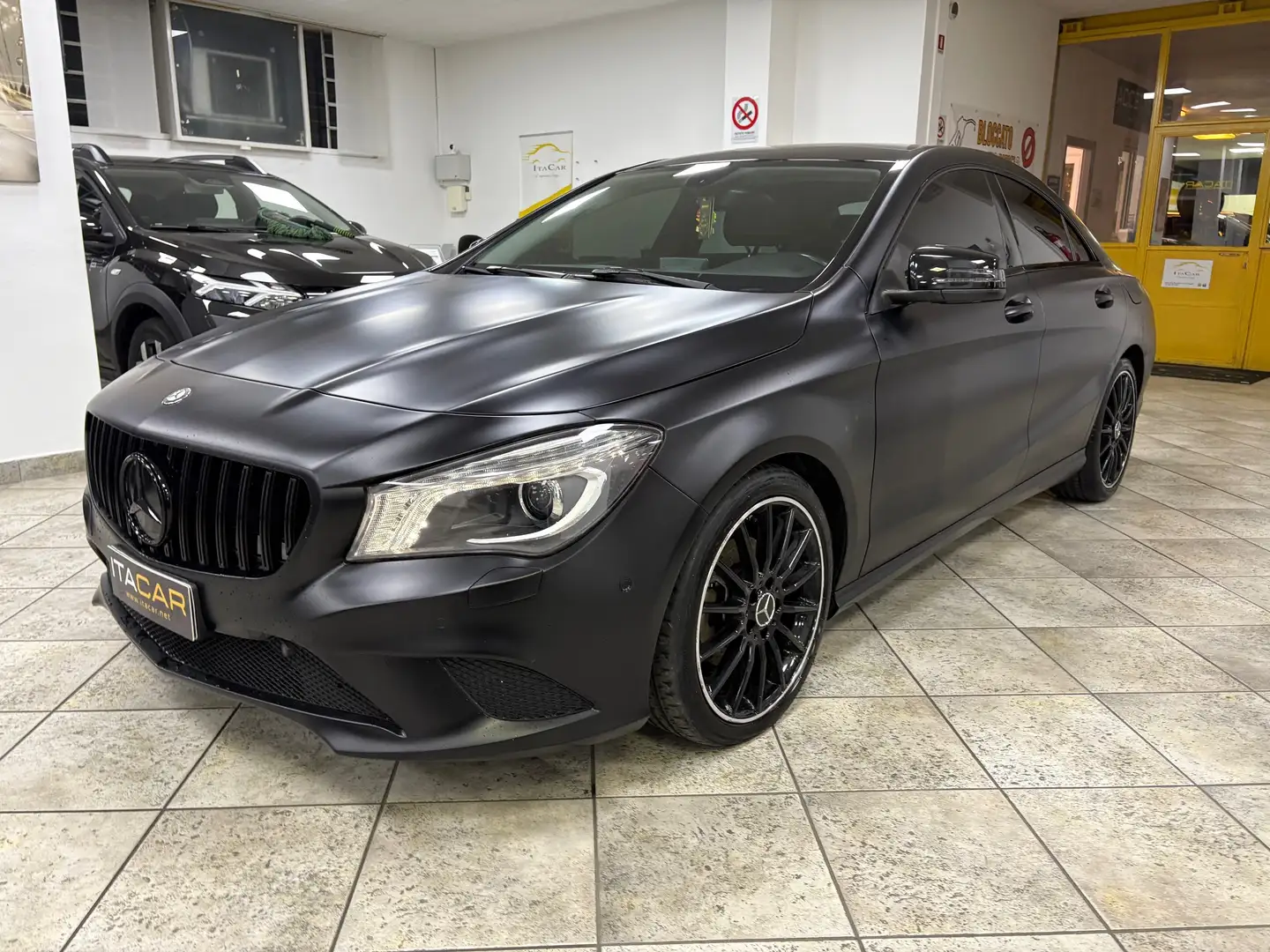 Mercedes-Benz CLA 220 CLA - C117 cdi Premium 170cv auto Schwarz - 1