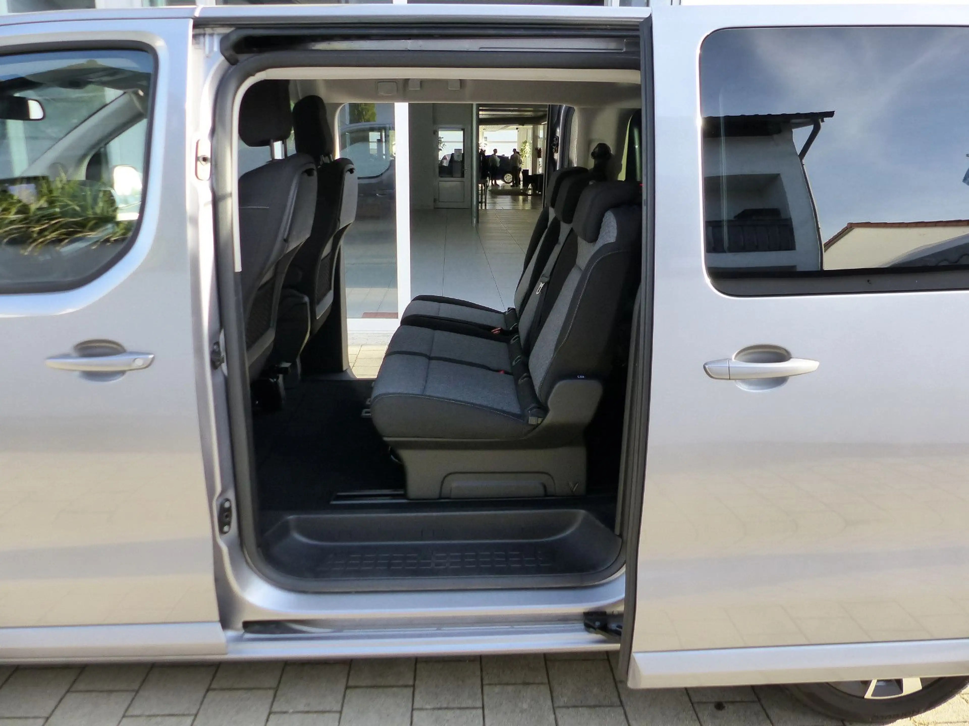 Toyota Proace Verso 2.0D Autom. L2 Navi 8-Si. 2xSchiebe — photo 12