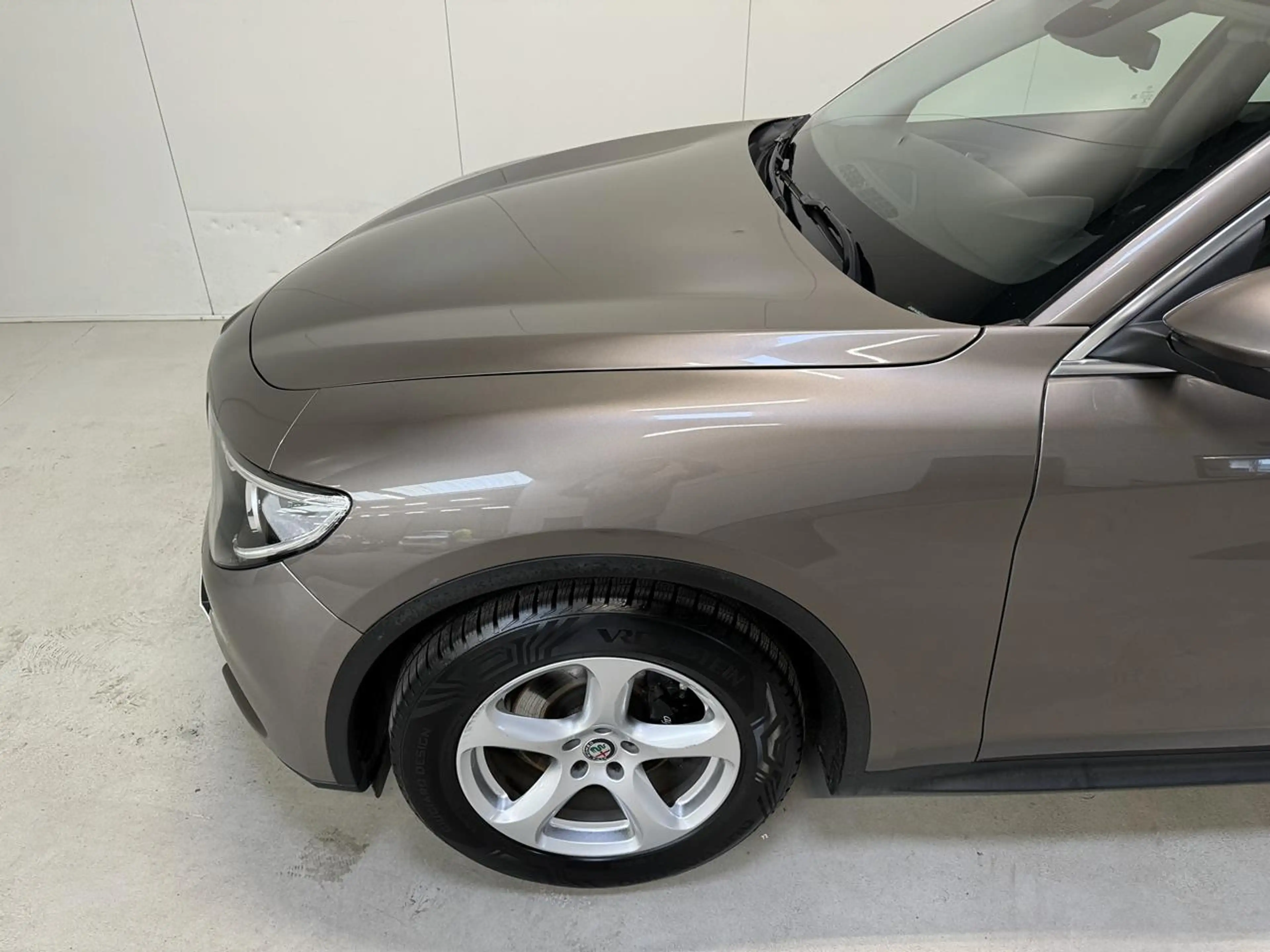 Alfa Romeo Stelvio 2.2 D Autom. - GPS - Airco - Topstaat! — photo 25