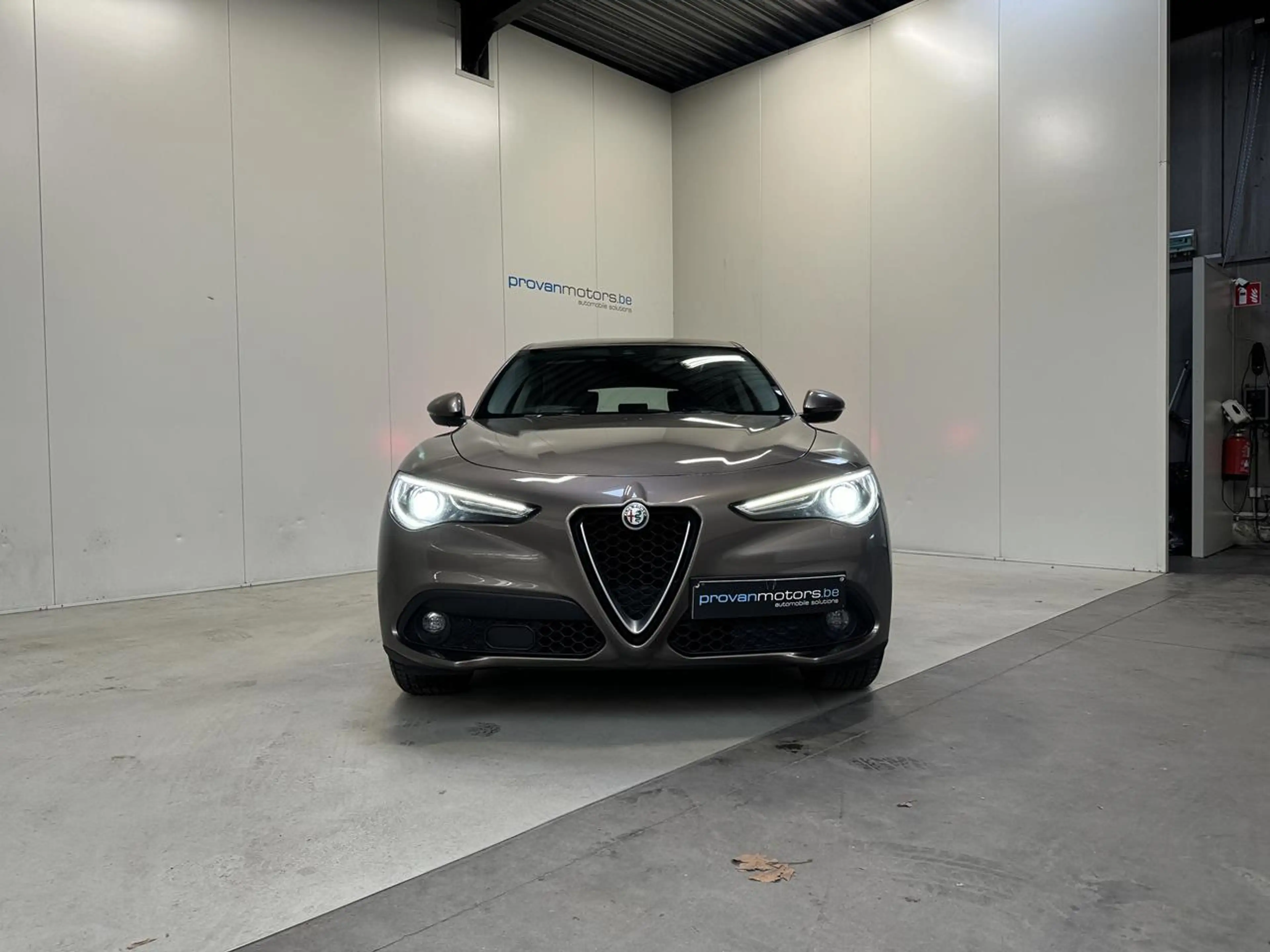 Alfa Romeo Stelvio 2.2 D Autom. - GPS - Airco - Topstaat! — photo 24