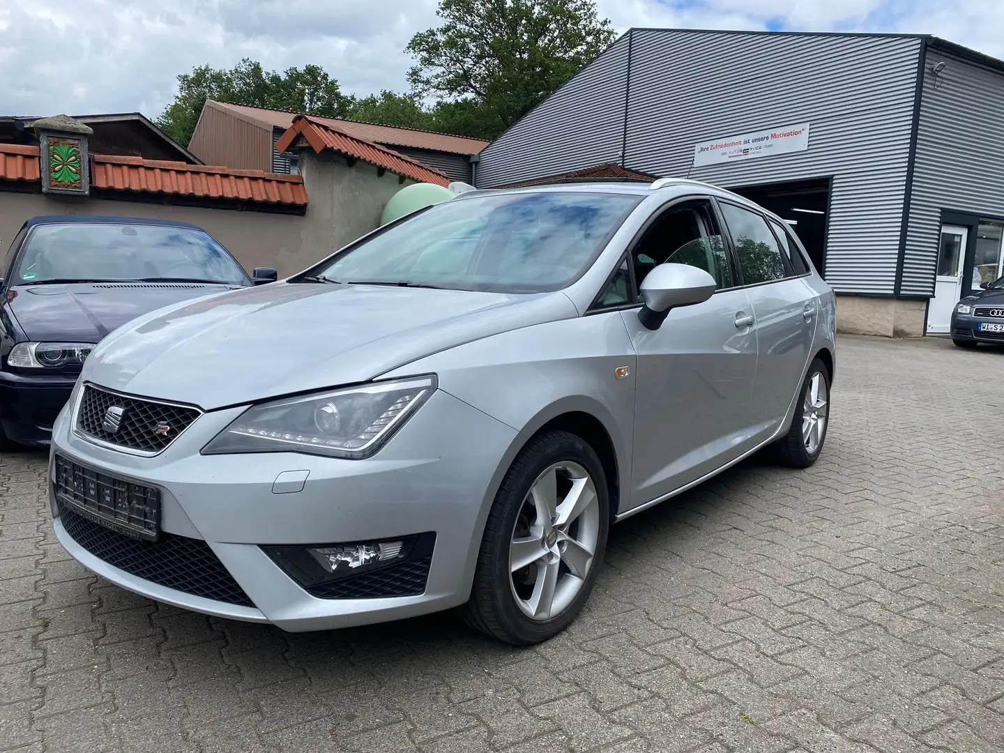 SEAT Ibiza ST 1.4 TSI DSG FR Leder Xenon PDC Scheckhft u-frei Silber - 1