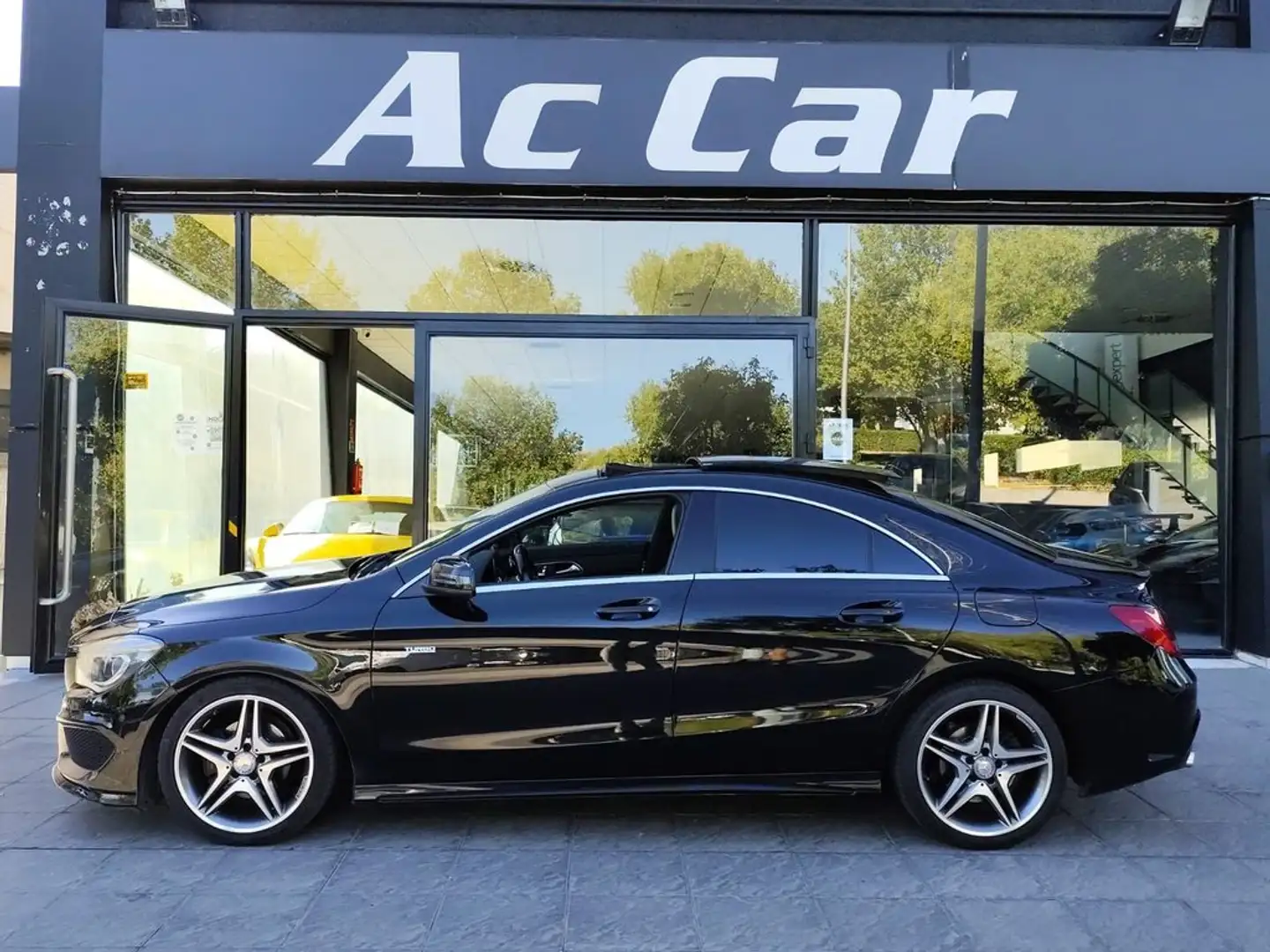 Mercedes-Benz CLA 200 d AMG Line Negro - 1