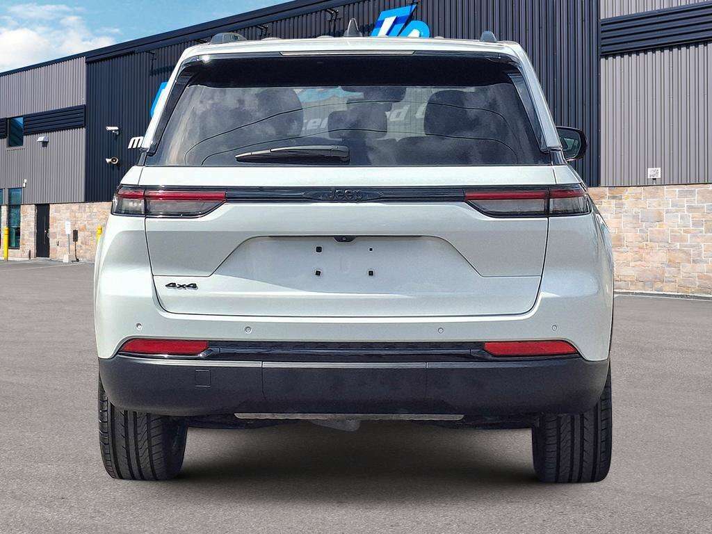 2024 Jeep Grand Cherokee Altitude 4X4 | Tow Pkg | Sunroof | Leatherette/Sue — снимка 4