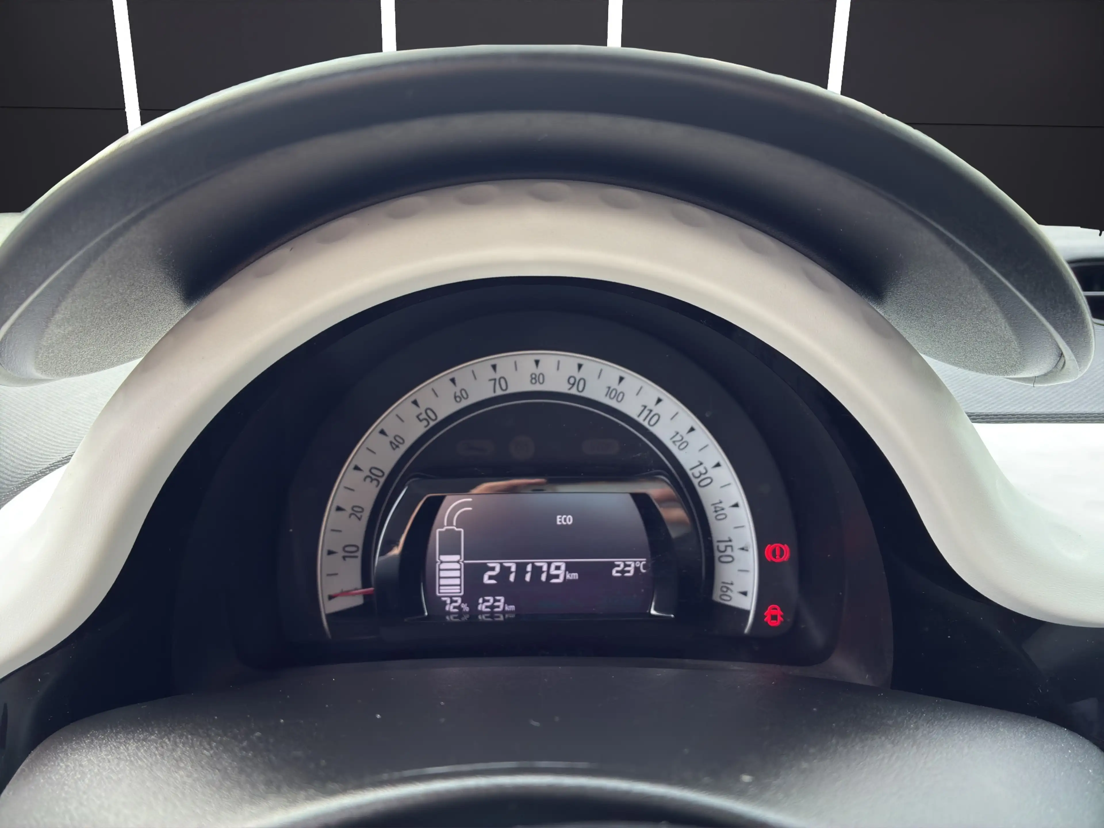 Renault Twingo Equilibre E-TECH Electric — photo 11