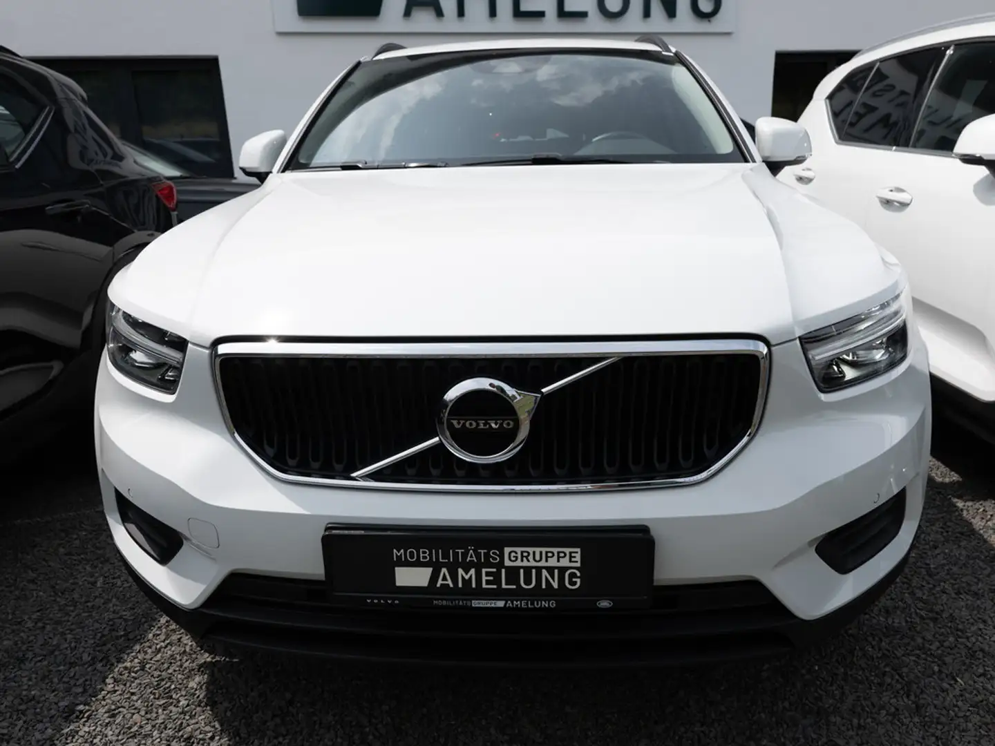 Volvo XC40 T2 Momentum Core KAMERA NAVI W-LAN LED Bílá - 2