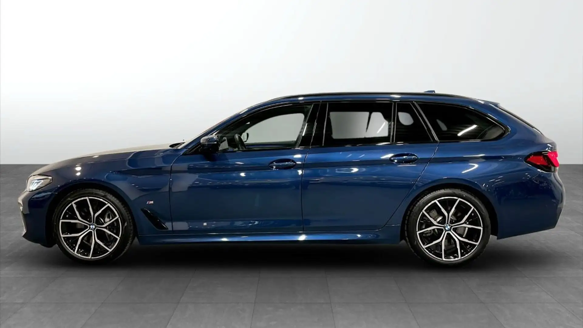 BMW 530 Touring d xDrive M Sport*HUD*KEYLESS*Pano* Bleu - 2