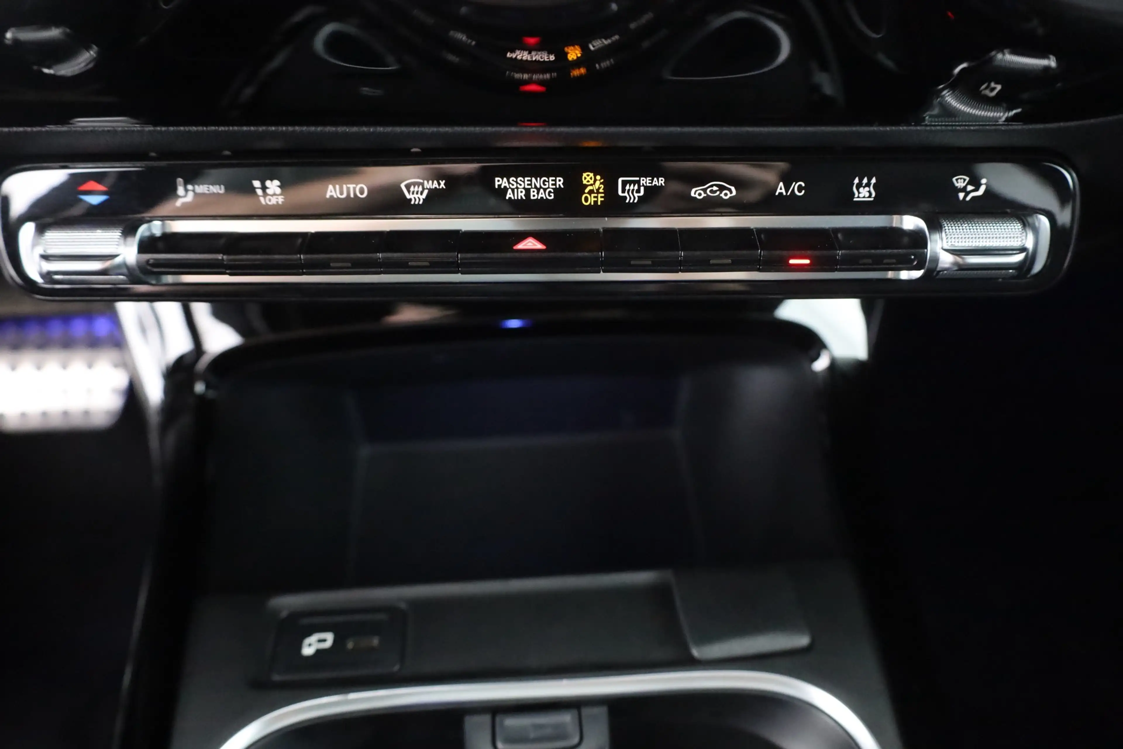 Mercedes-Benz CLA 250 e SB AMG Line LED Navi Sitzheizung PDC — photo 12