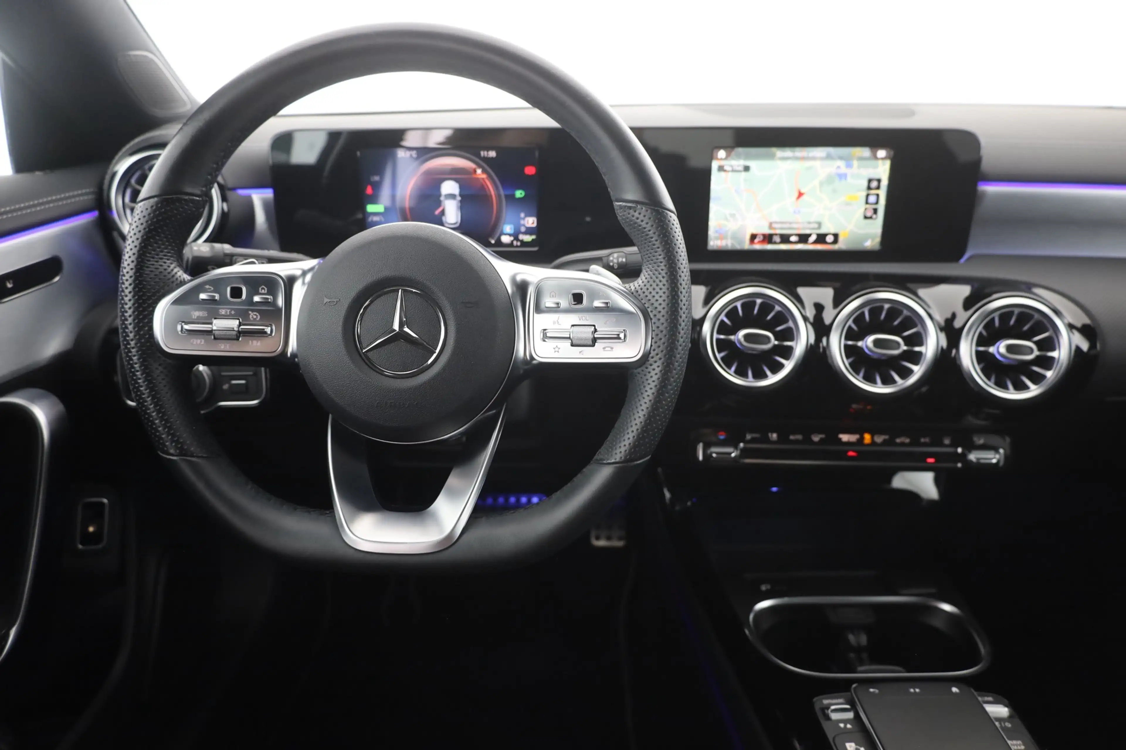 Mercedes-Benz CLA 250 e SB AMG Line LED Navi Sitzheizung PDC — photo 10