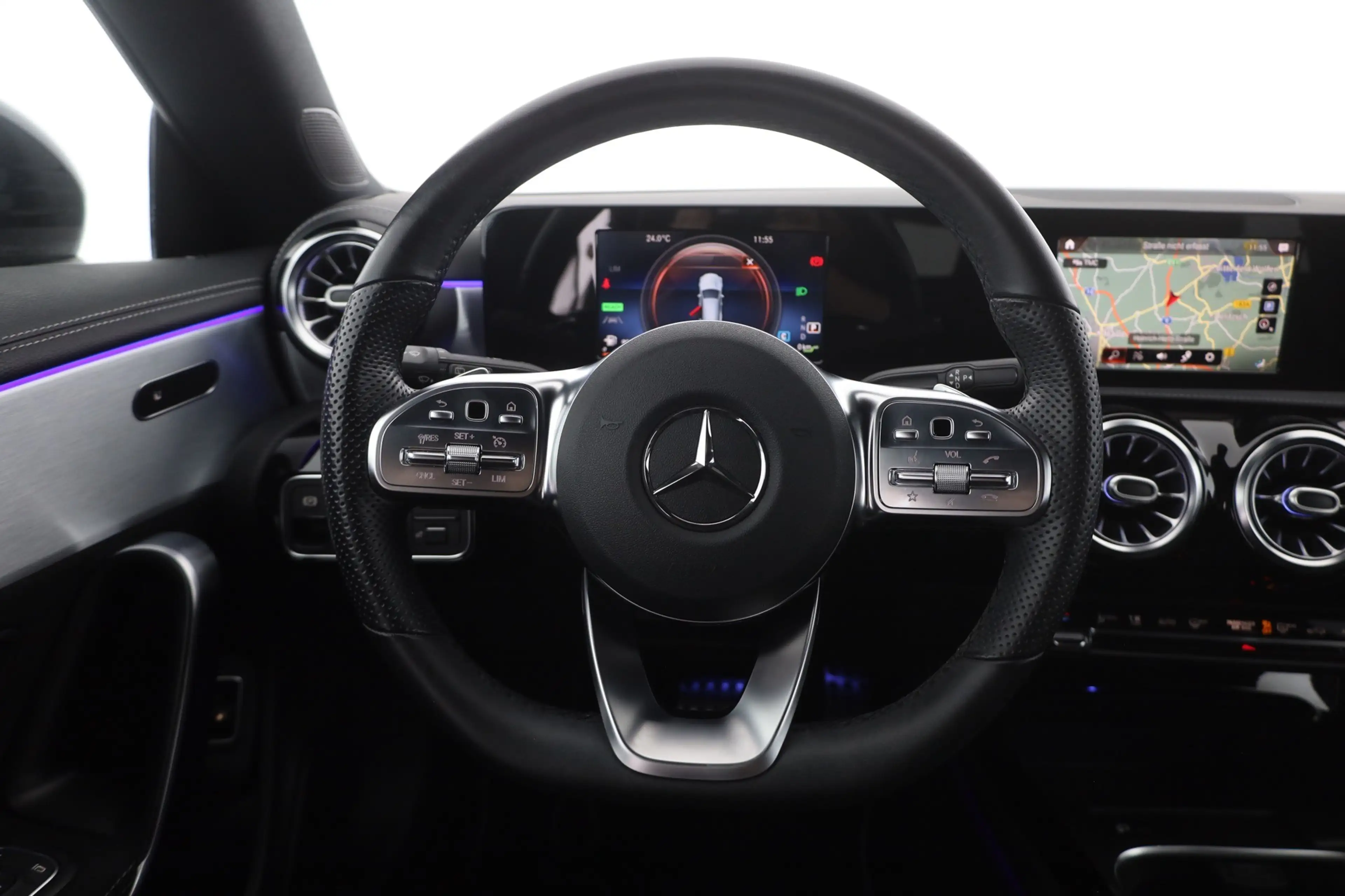 Mercedes-Benz CLA 250 e SB AMG Line LED Navi Sitzheizung PDC — photo 14