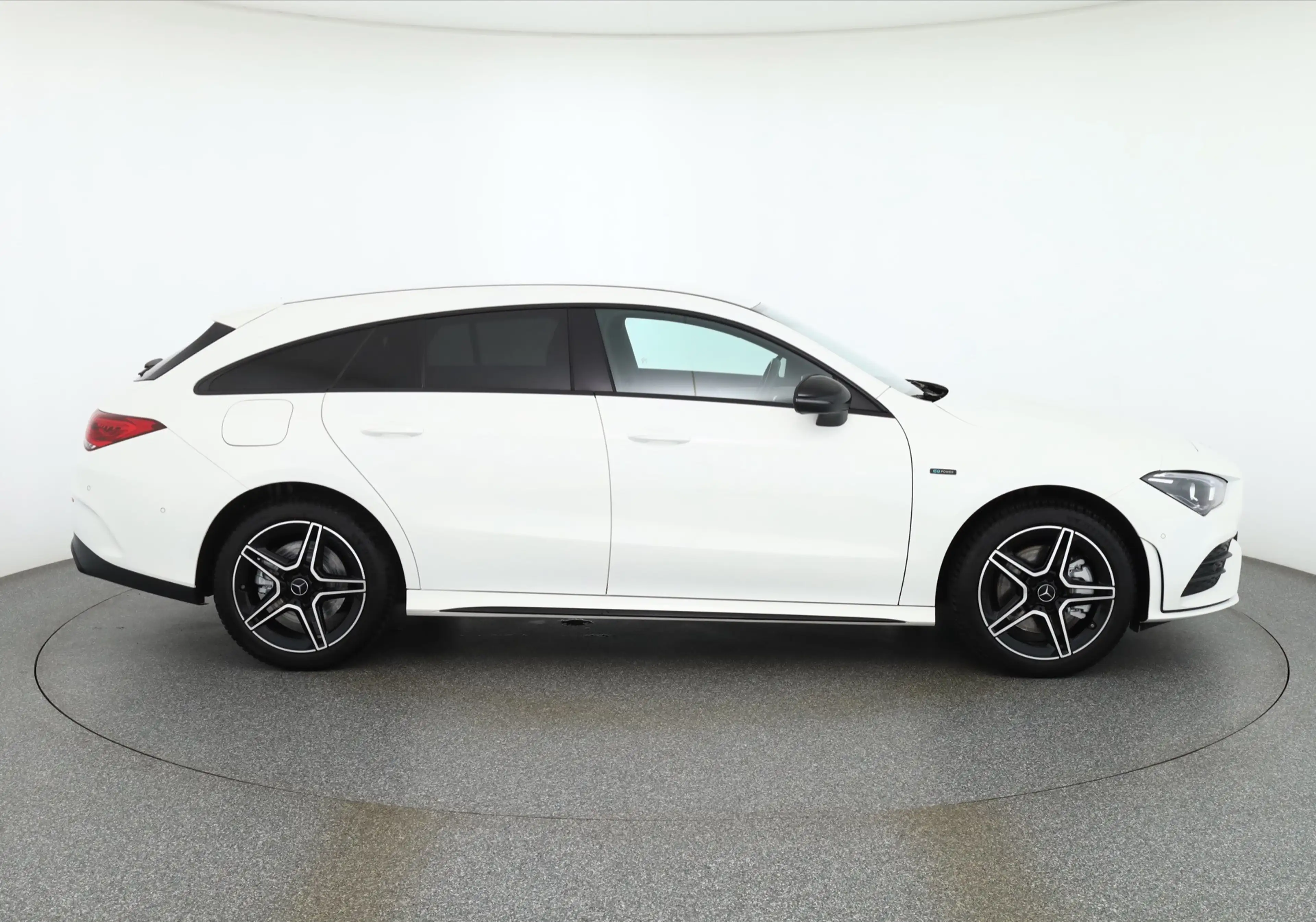 Mercedes-Benz CLA 250 e SB AMG Line LED Navi Sitzheizung PDC — photo 6