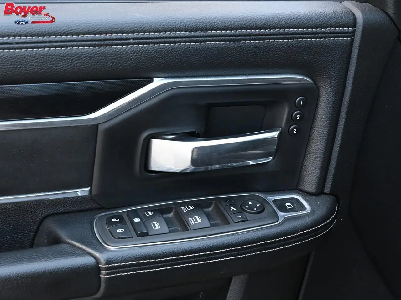 RAM 2500 снимка RAM 2500