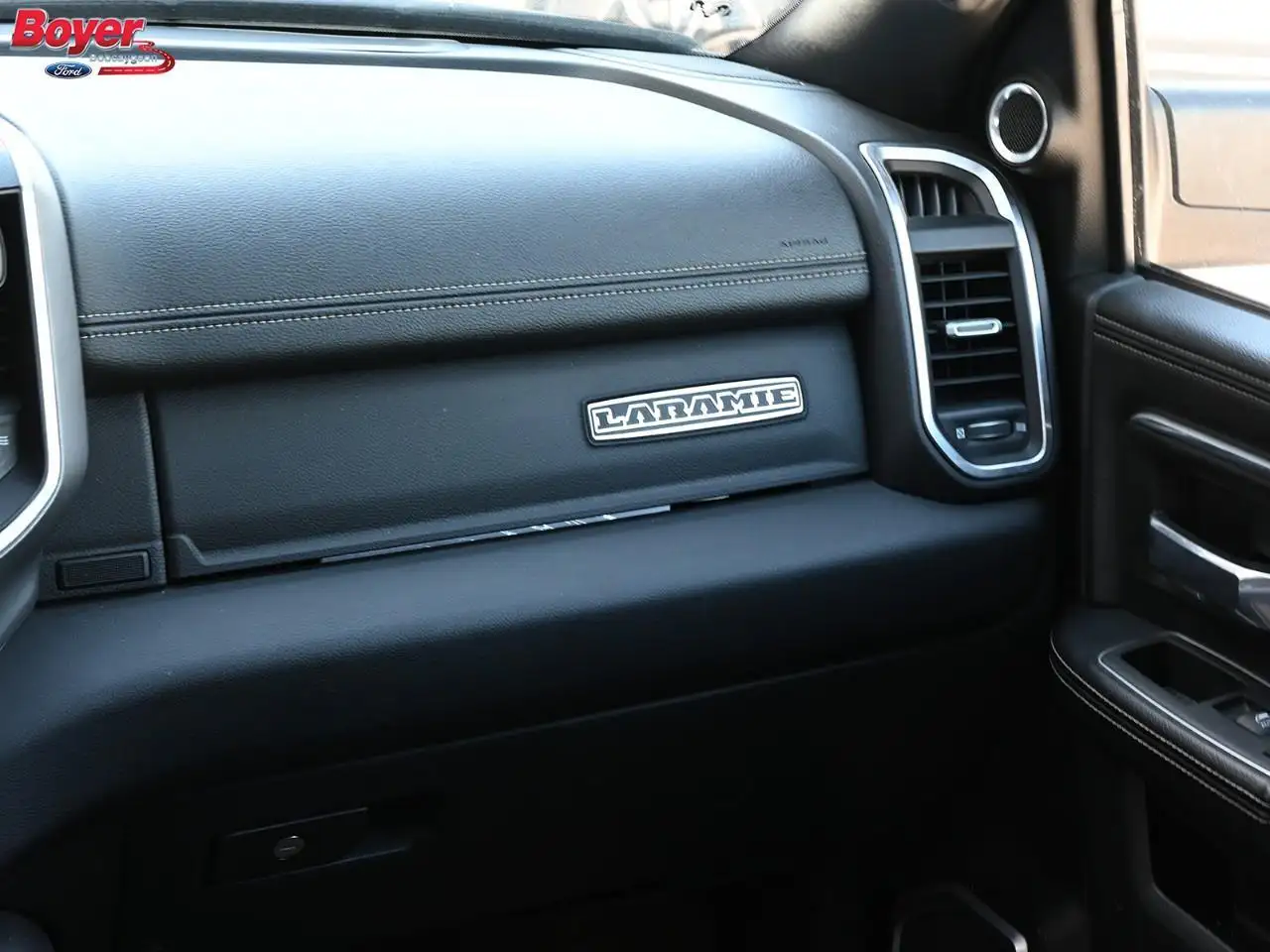 RAM 2500 снимка RAM 2500