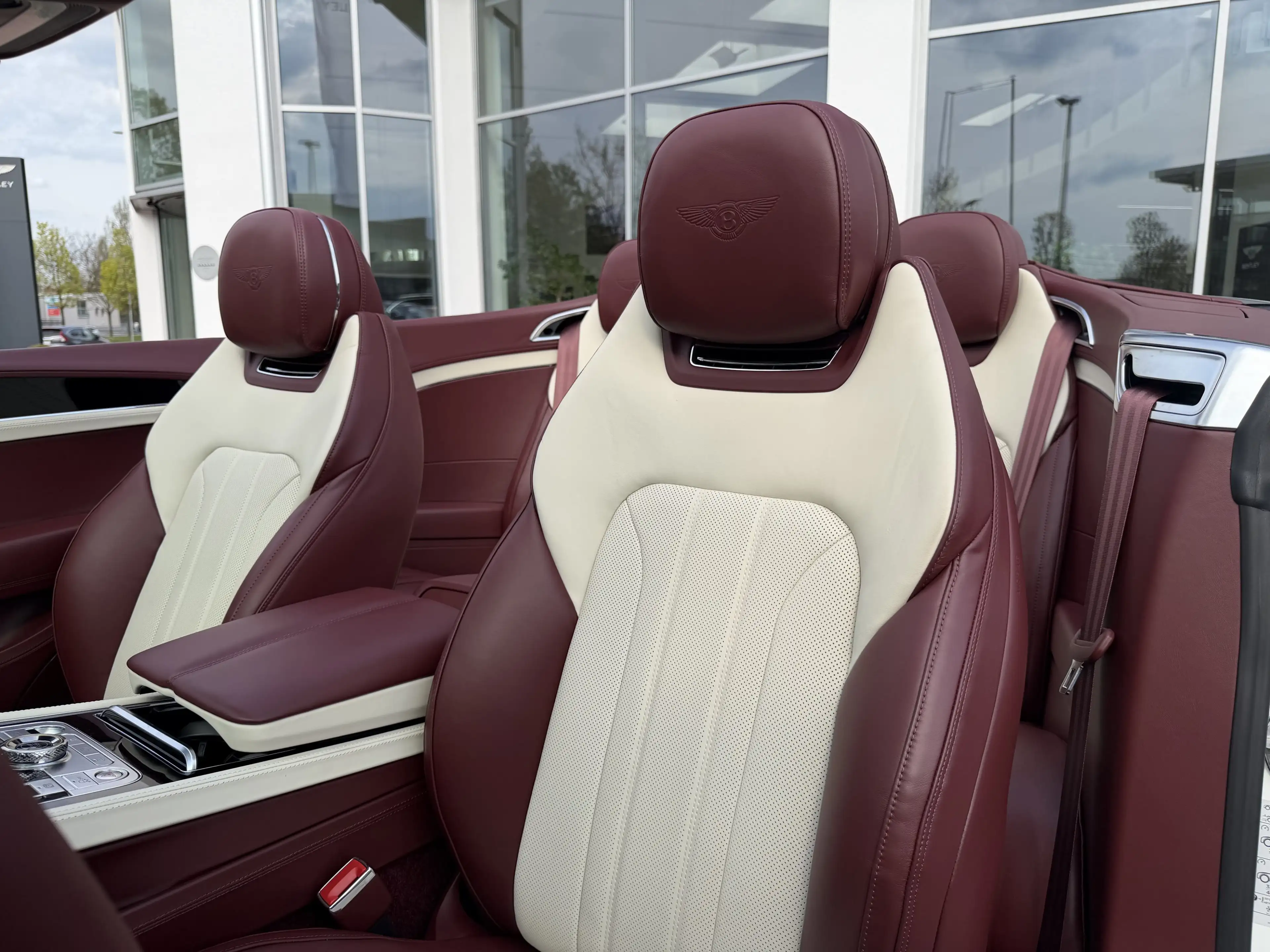 Bentley Continental GTC V8 Hybr.*Touring*Front Seat Comf* — photo 14