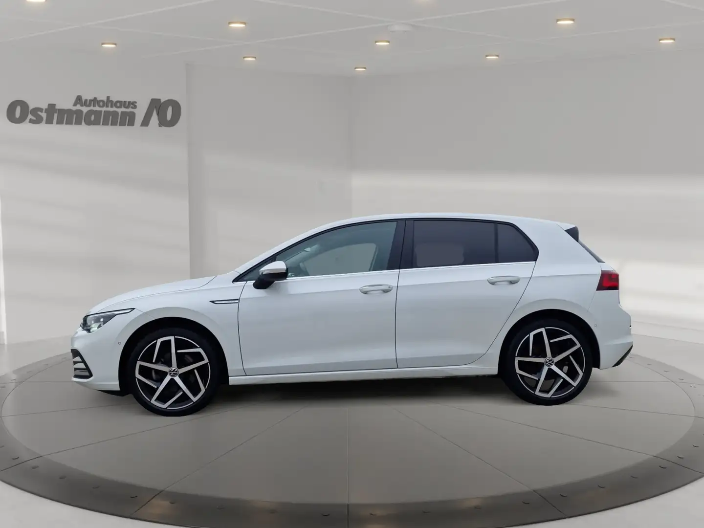 Volkswagen Golf VIII 1.5 eTSI Style Massage ParkAss. 4xSHZ Weiß - 2
