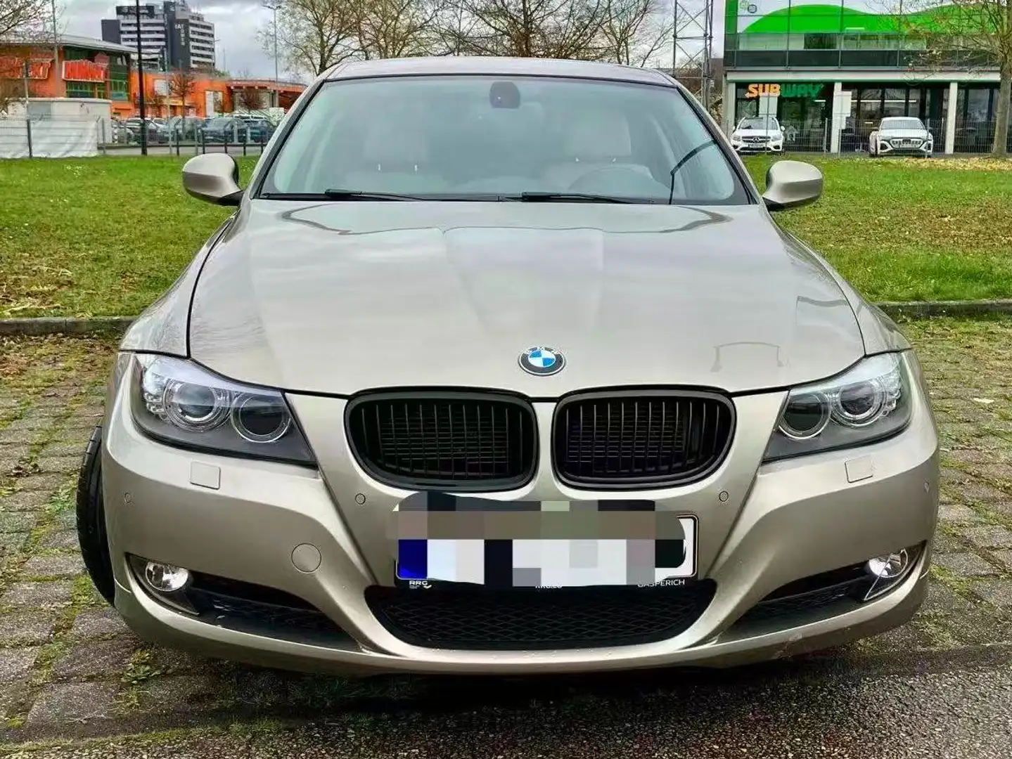 BMW 325 325i xDrive Aut. Sonder- Edition "Berline" Gold - 2