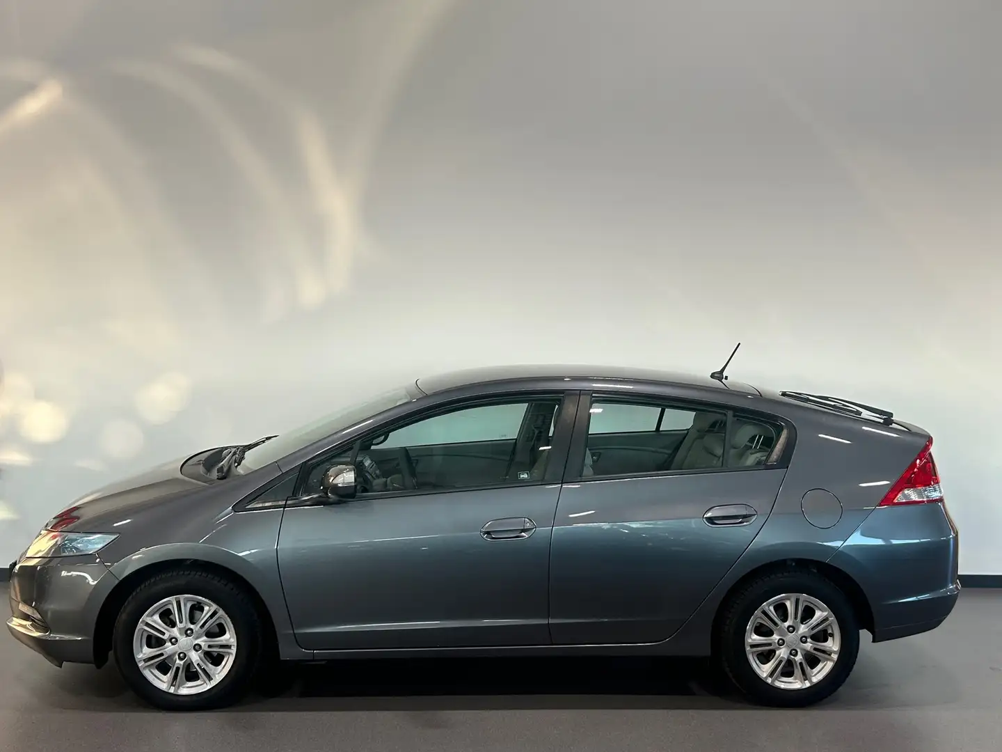 Honda Insight Hybrid Automaat Šedá - 2