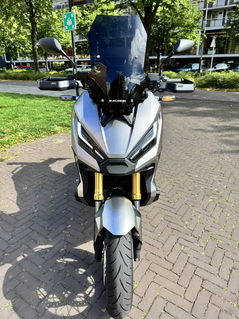 Honda X-ADV Honda X-ADV 750 – Vol vermogen – Zeer nette st Šedá - 1
