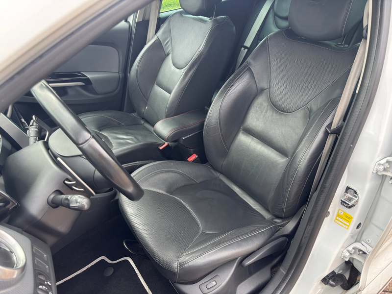 Renault Clio 1.2 GT RS — photo 10