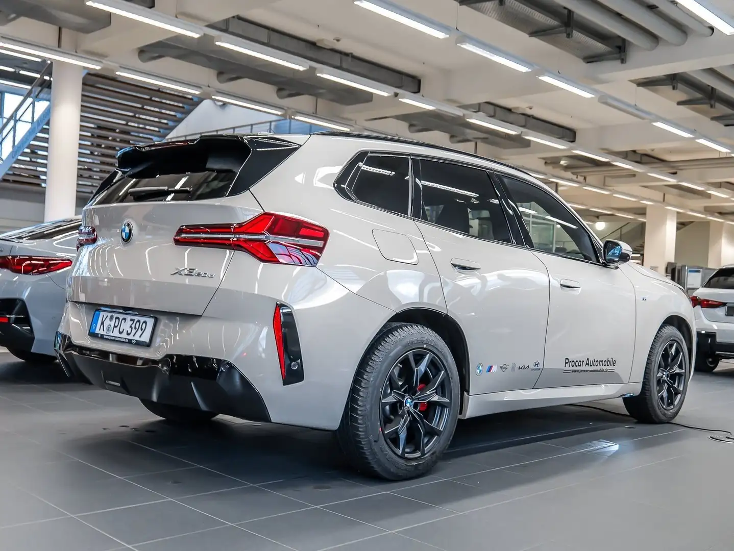 BMW X3 20d xDrive MSport + Pano + AHK + DAprof. + 20" Grau - 2