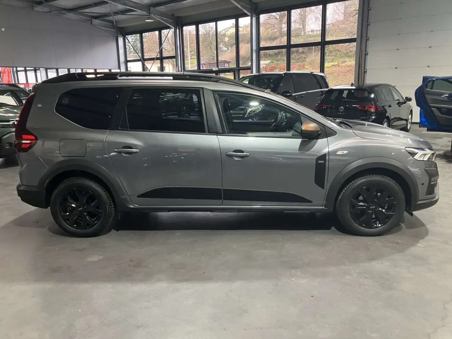 Dacia Jogger 1.6 Hybrid TCe 140HP Extreme 7 seats Auto Gris - 2