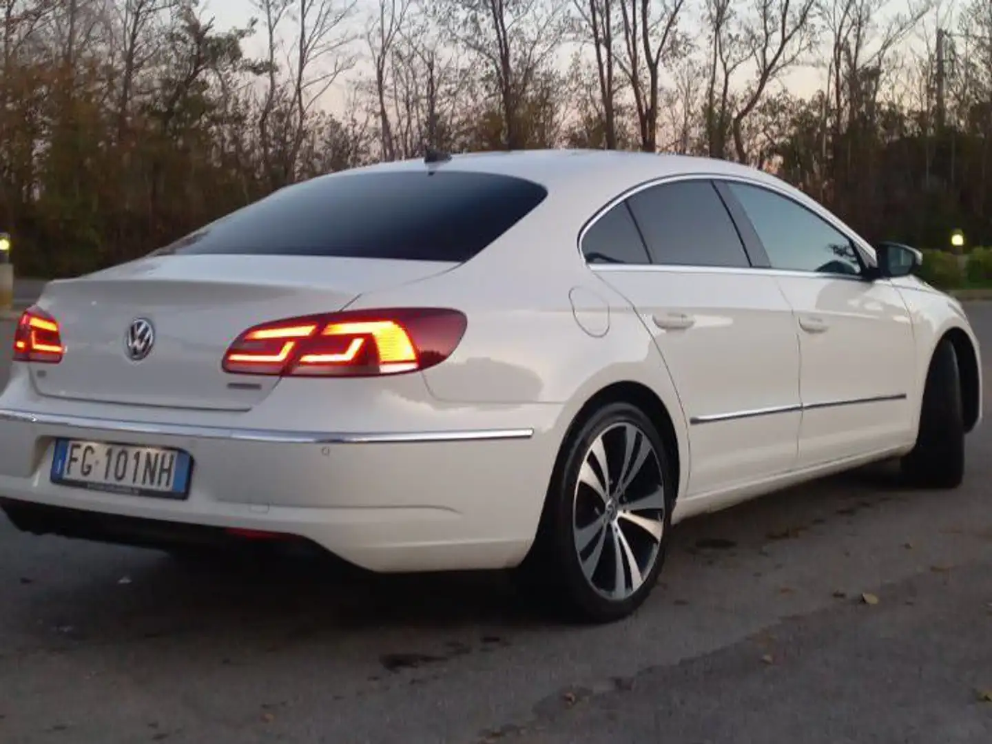 Volkswagen CC CC 2.0 tdi bm 140cv Bianco - 1