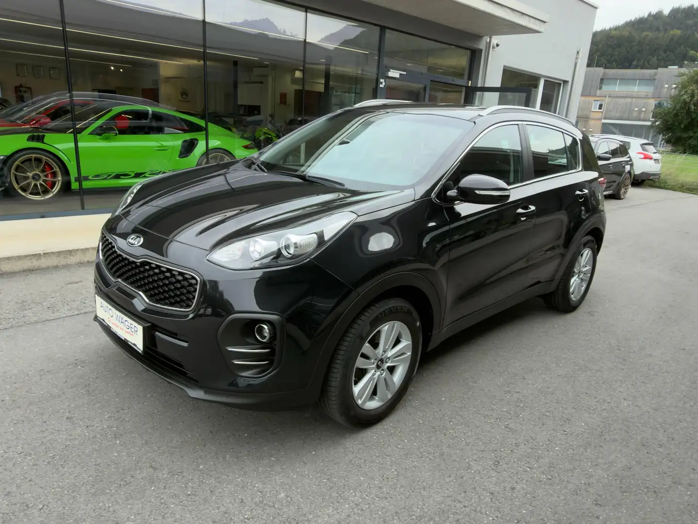 Kia Sportage Attract 2WD Schwarz - 1