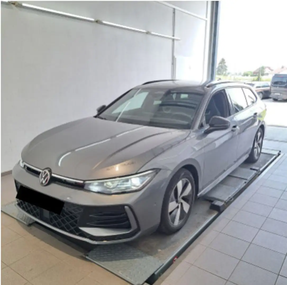Volkswagen Passat 2.0 TDI DSG 4MOTION R-Line BLACK STYLE Grau - 2