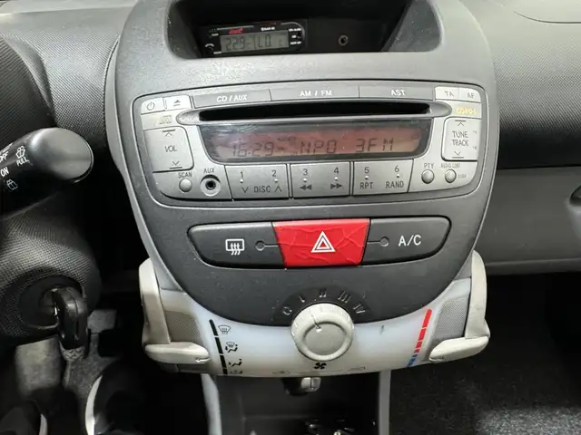 Peugeot 107 view 15
